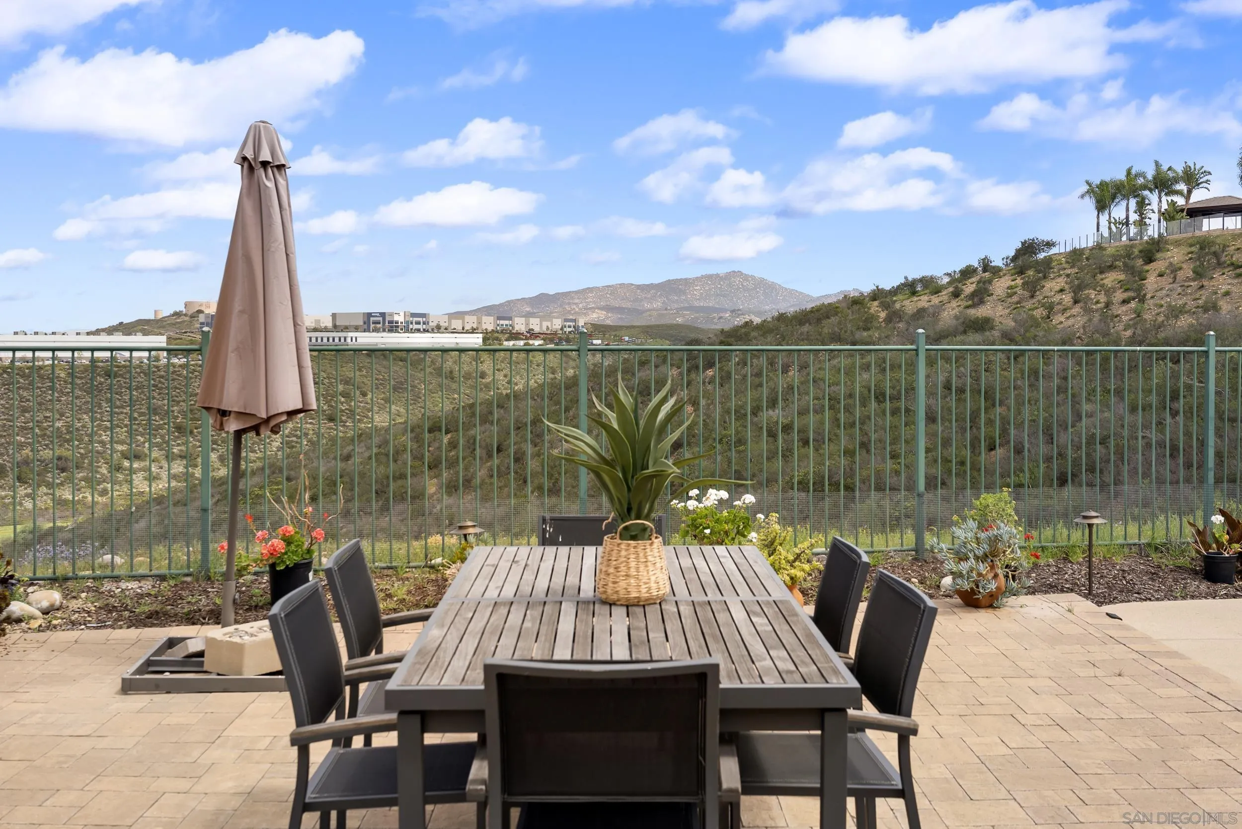 https://cdn.realtyfeed.com/cdn/127/260007781/322e6a50a7d26aa8138187b2fbfad684.webp