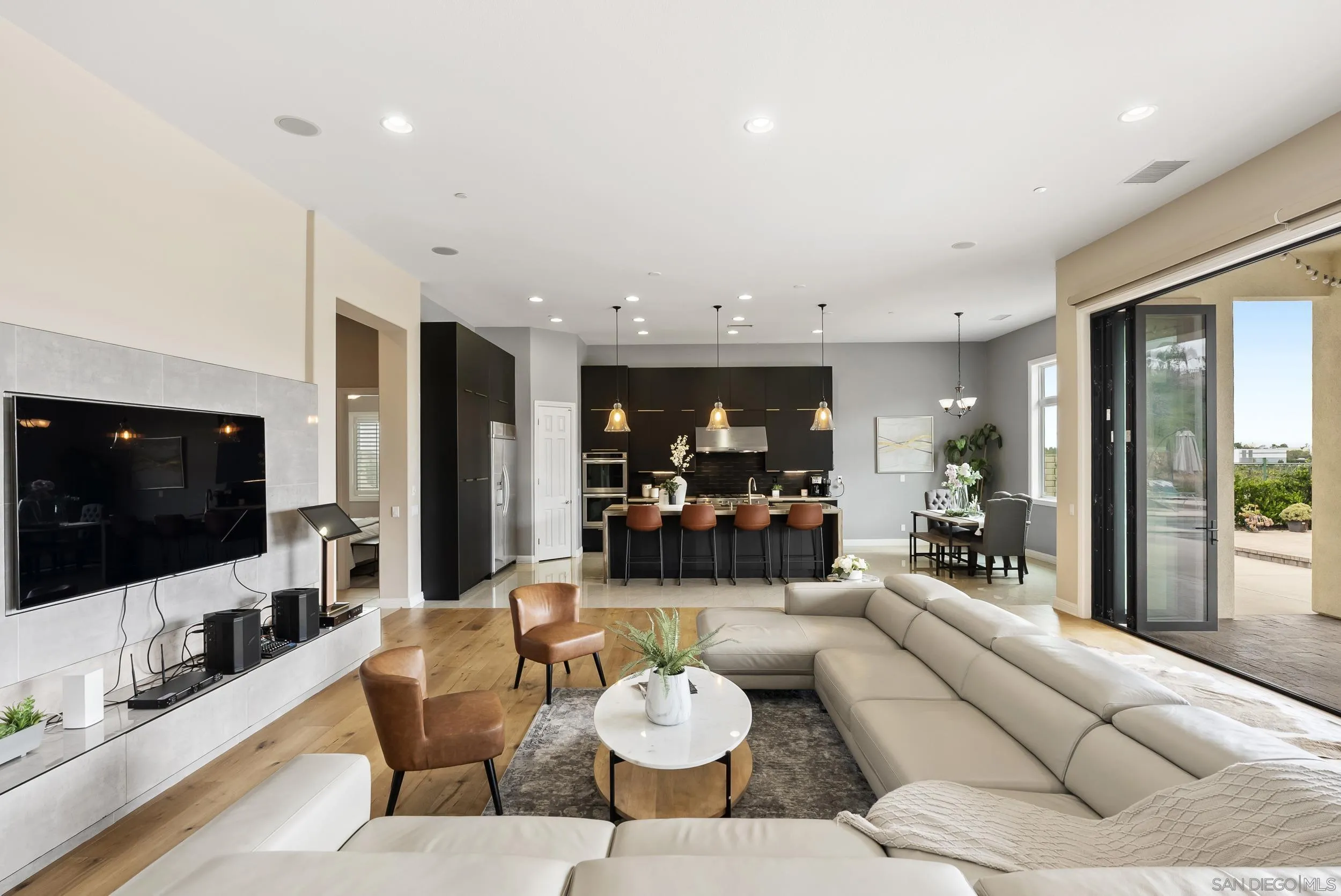 https://cdn.realtyfeed.com/cdn/127/260007781/67e8d7ff877de33d425c3b60a1d43937.webp