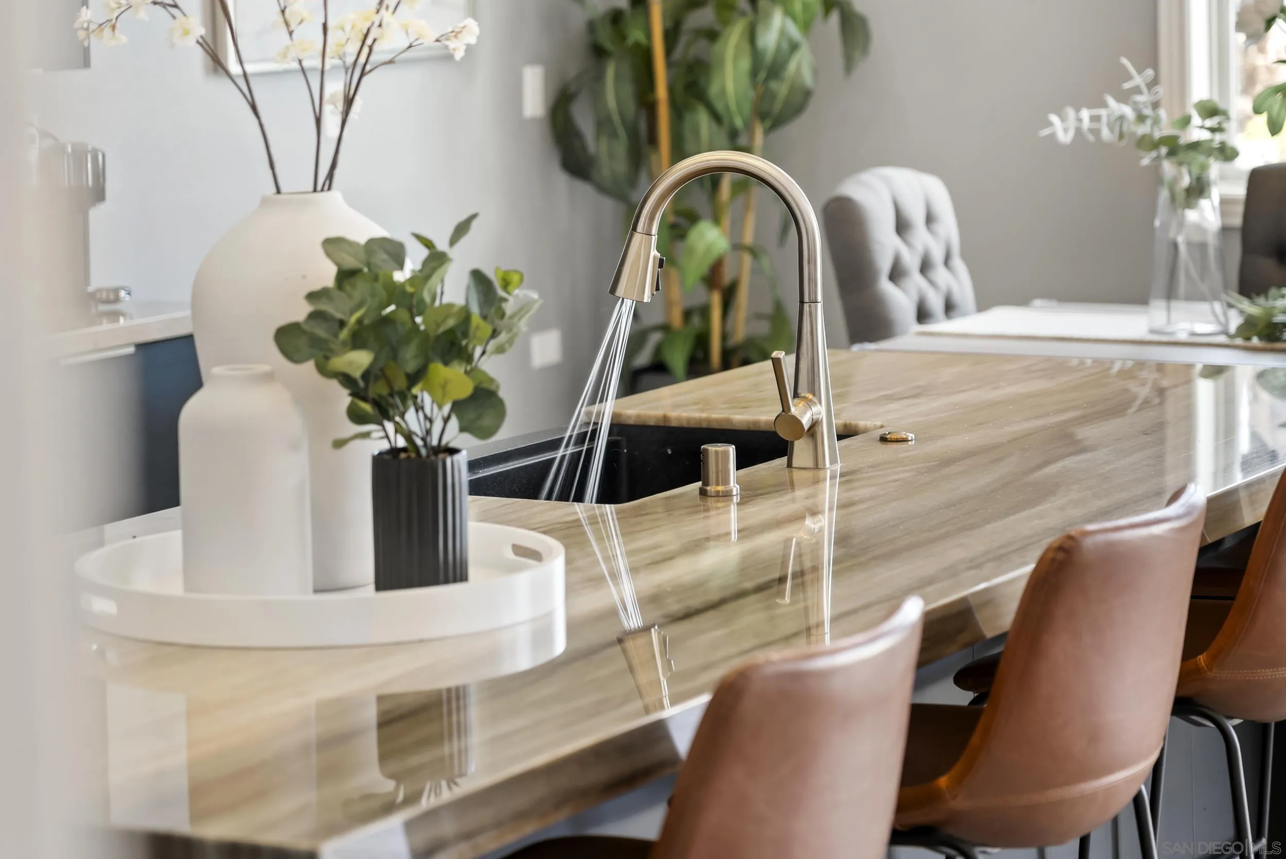 https://cdn.realtyfeed.com/cdn/127/260007781/87a230880a6f4f7a2295f60ee519c7bf.webp