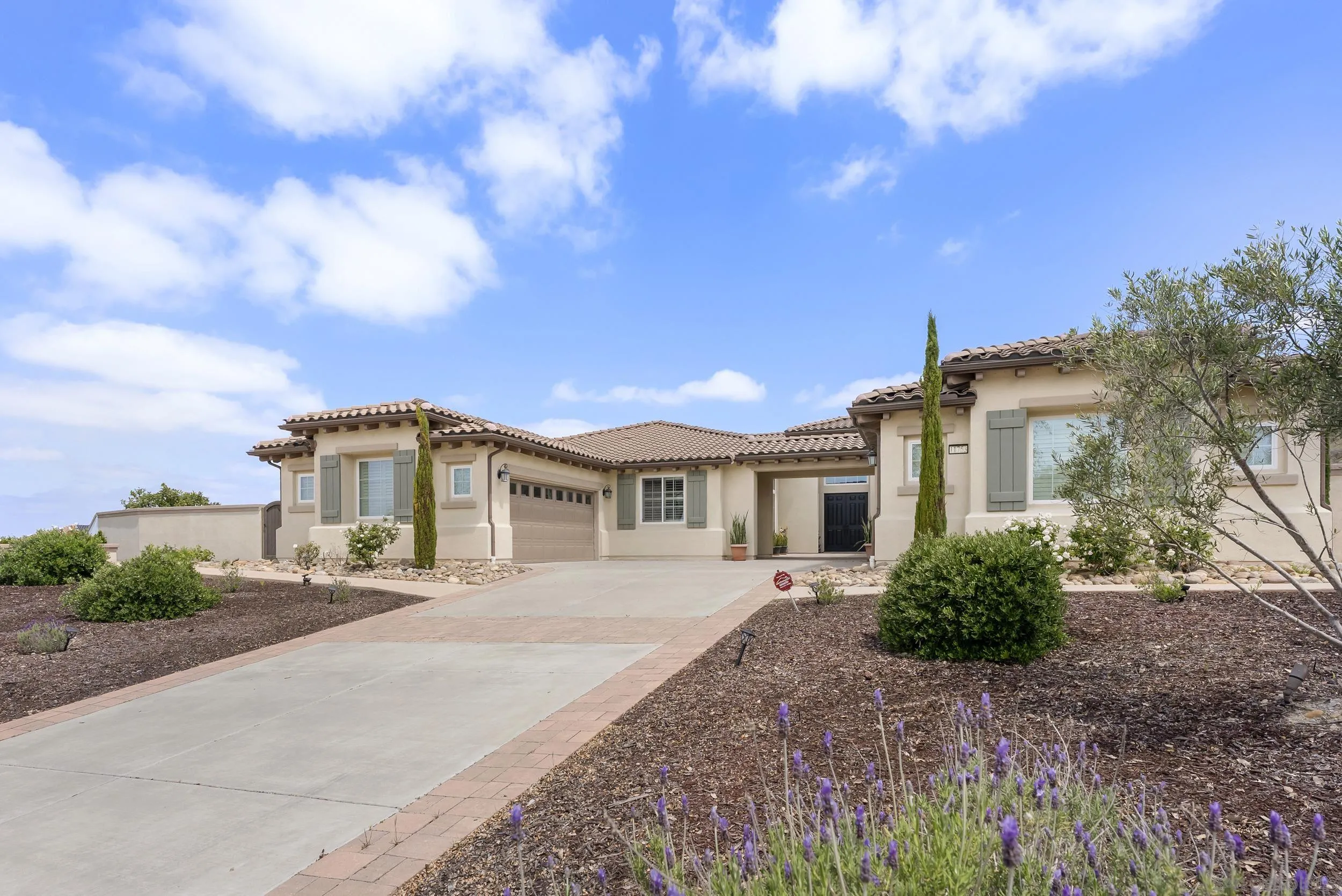 https://cdn.realtyfeed.com/cdn/127/260007781/e2f873e17d32557b9f8f702cccd5a3dc.webp