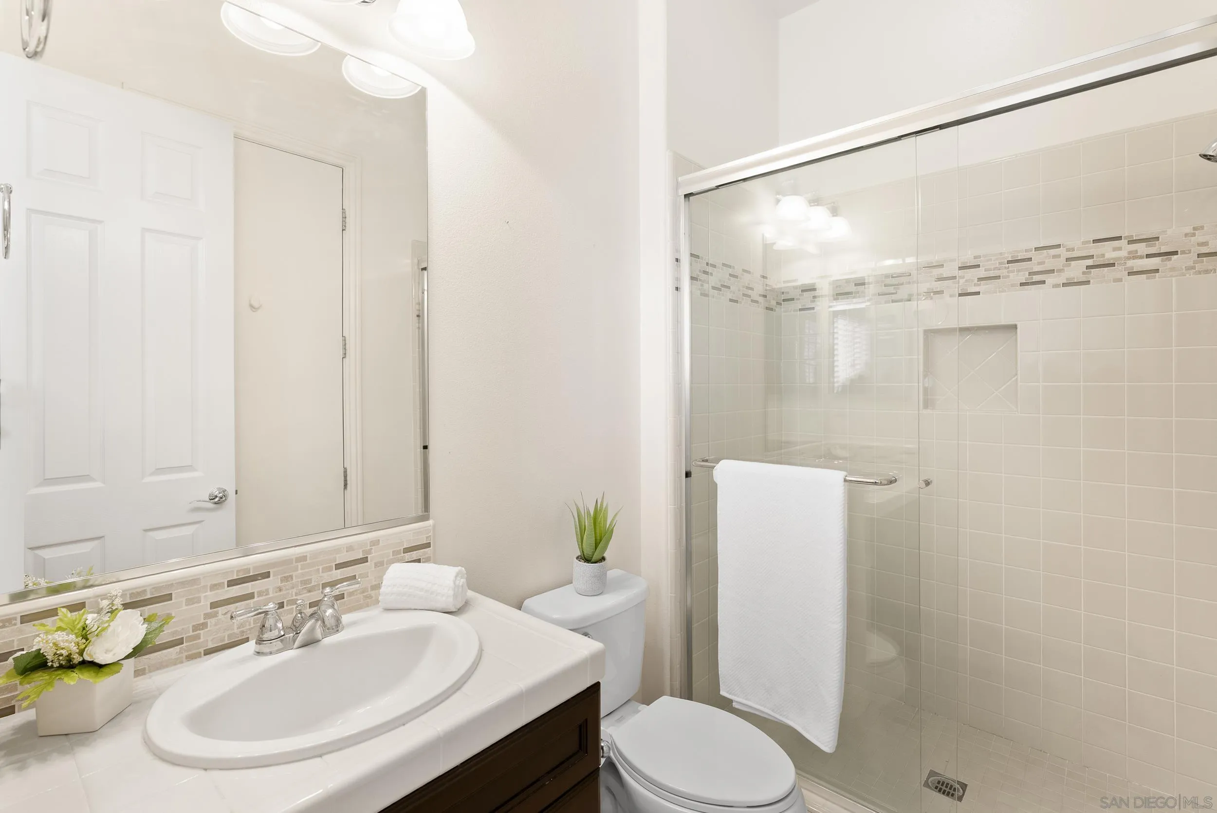 https://cdn.realtyfeed.com/cdn/127/260007781/e77bf6f366c3c9e1997bf1039441d799.webp