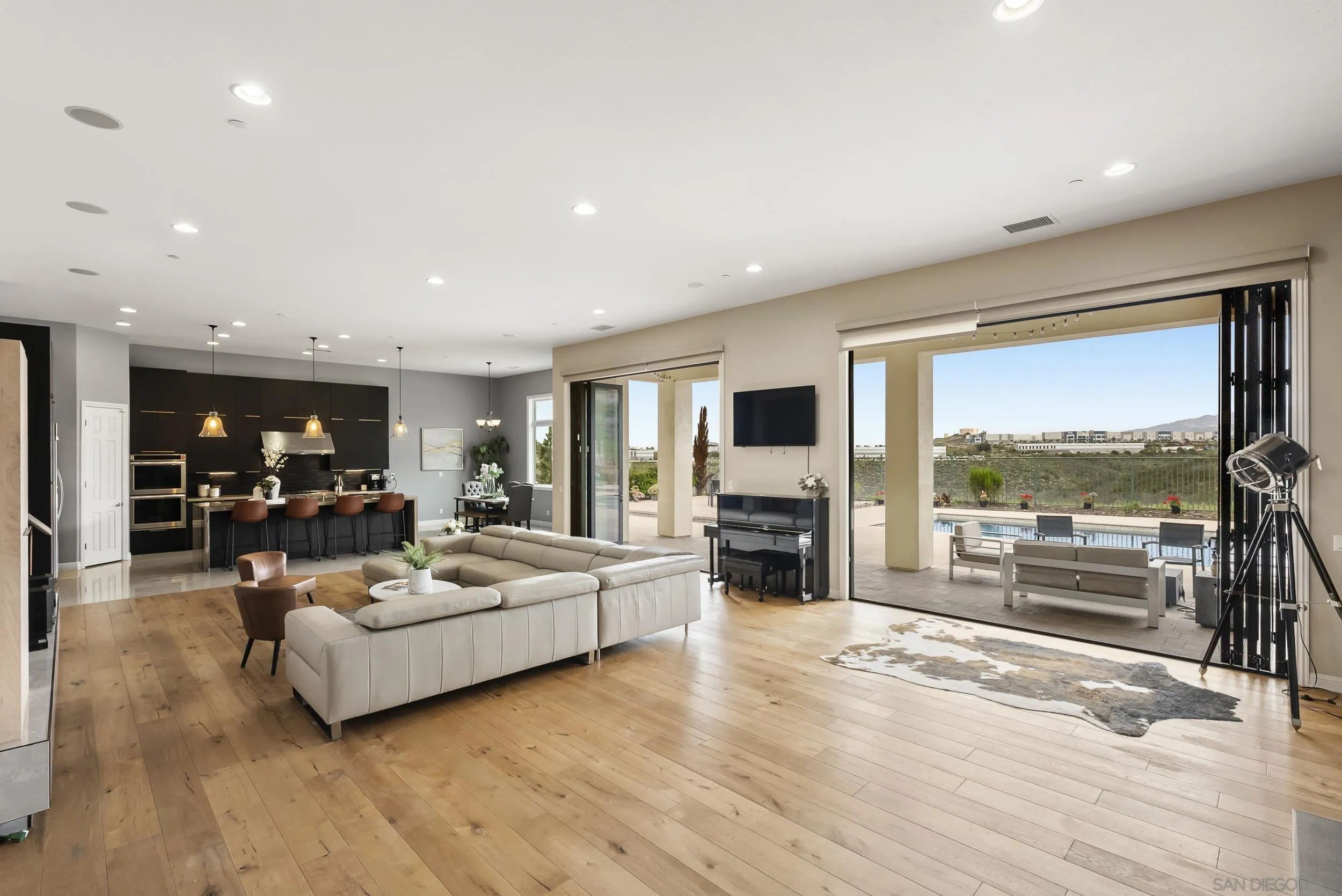 https://cdn.realtyfeed.com/cdn/127/260007781/ea3c95a08716aa153c9f46109cd6024a.webp