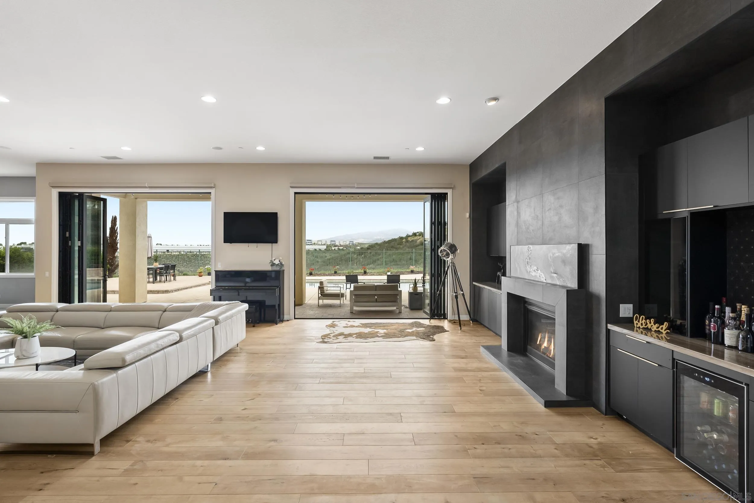 https://cdn.realtyfeed.com/cdn/127/260007781/f664a5957ccce757fae5f4680ab94c16.webp