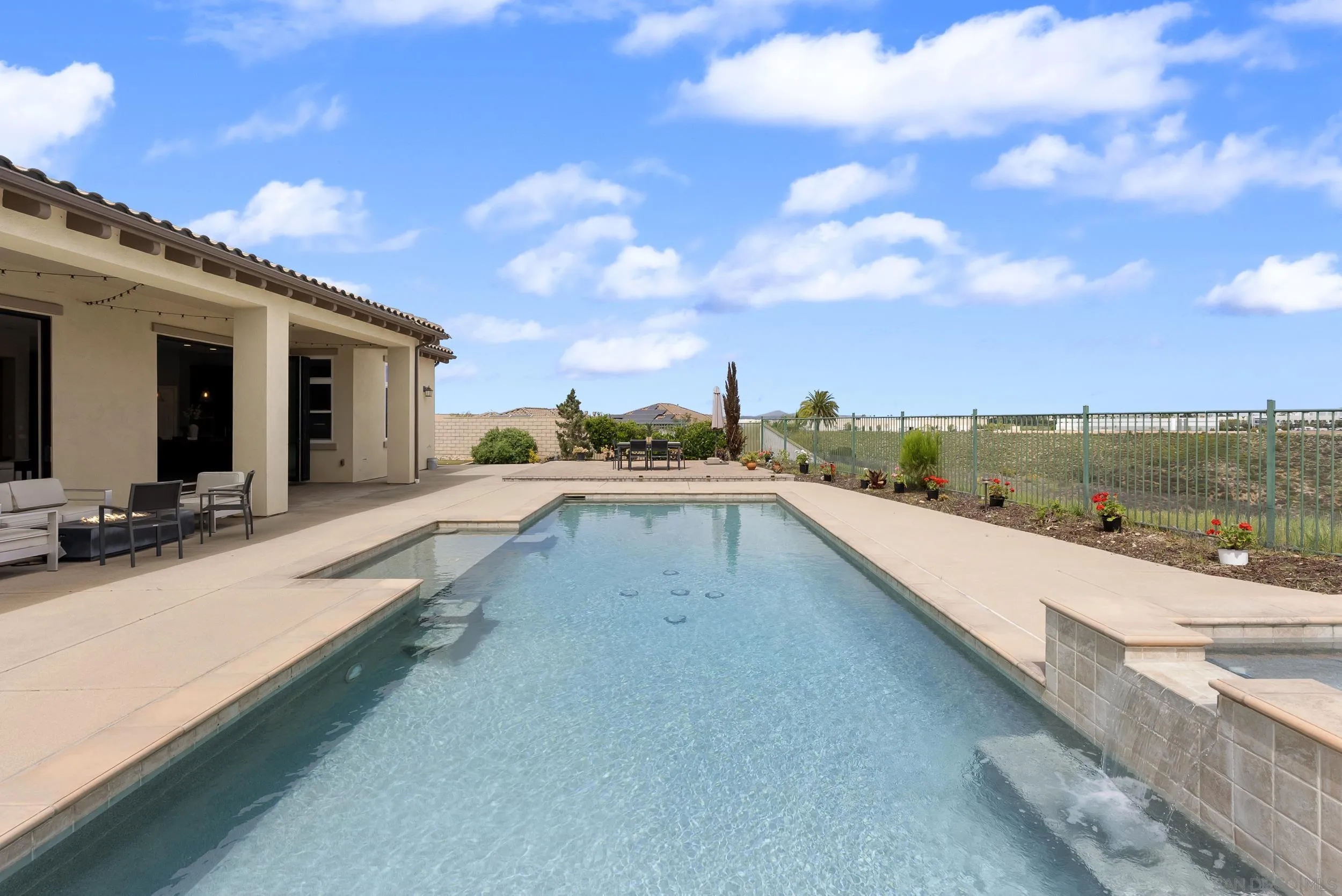 https://cdn.realtyfeed.com/cdn/127/260007781/fcecb64c584f4dc903e16f92a4378350.webp