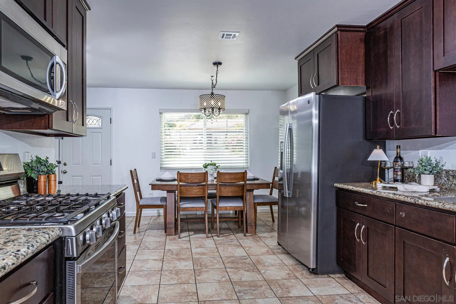 https://cdn.realtyfeed.com/cdn/127/260007790/0073ac803195097e707e108340c0fb12.webp