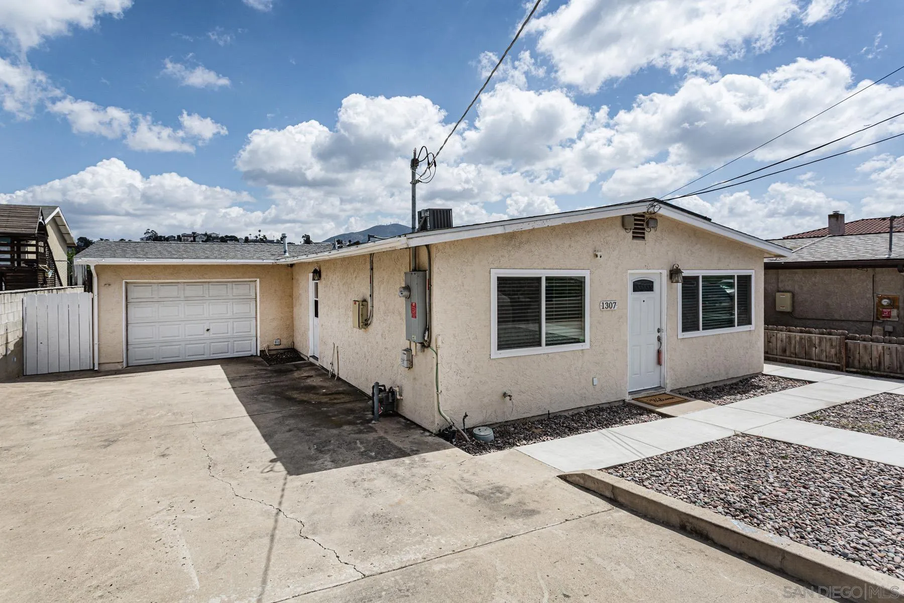 https://cdn.realtyfeed.com/cdn/127/260007790/28127dbe3122866f76e35da4640f284b.webp
