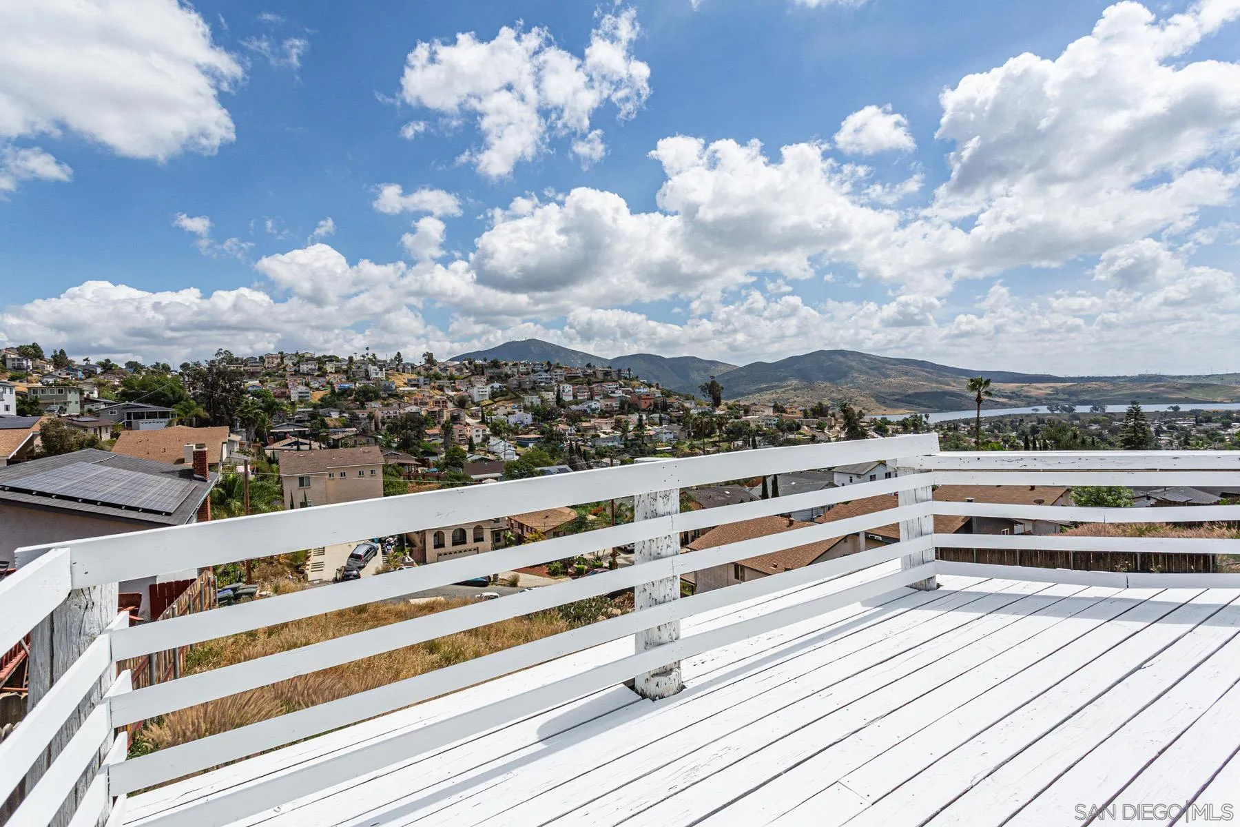 https://cdn.realtyfeed.com/cdn/127/260007790/3240f4870a35de1ac6acd24a7ea5bdc6.webp