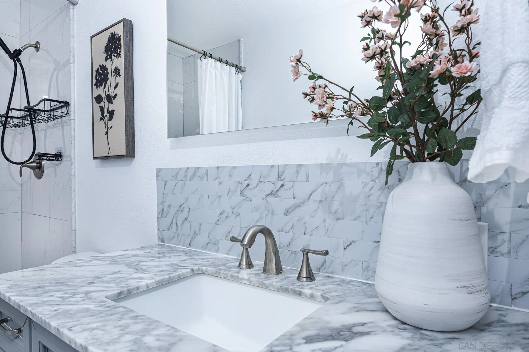 https://cdn.realtyfeed.com/cdn/127/260007790/3ae8fc29045072541cb425a85c879682.webp