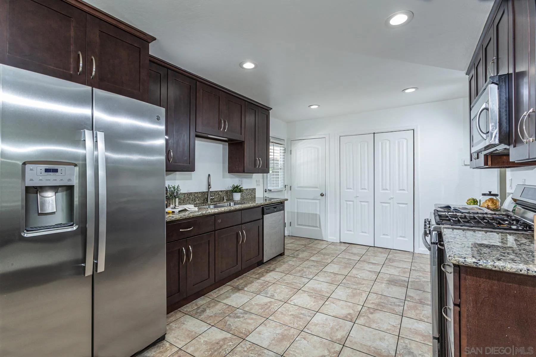 https://cdn.realtyfeed.com/cdn/127/260007790/47ee56b478a4038376c994ae071cedc3.webp