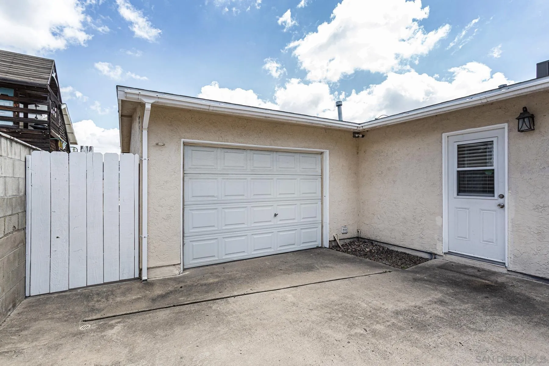 https://cdn.realtyfeed.com/cdn/127/260007790/c80eedb4481528e5f729bb84919aac64.webp