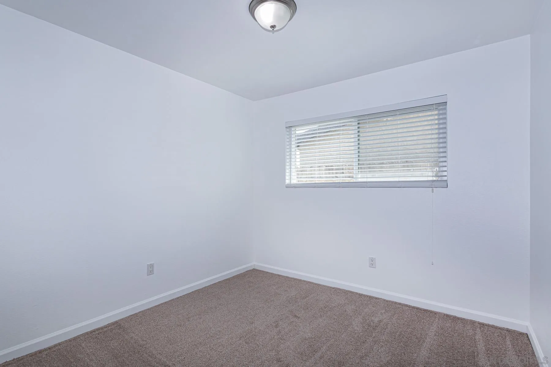https://cdn.realtyfeed.com/cdn/127/260007790/d9be64c18047331764b96dc993da4ba9.webp