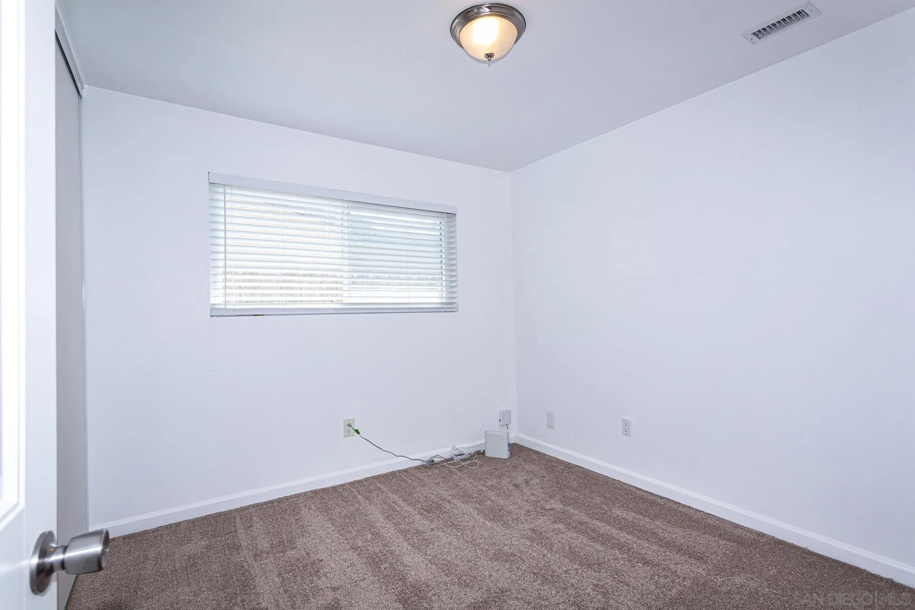 https://cdn.realtyfeed.com/cdn/127/260007790/e368de760ac65df070266e09a0396257.webp