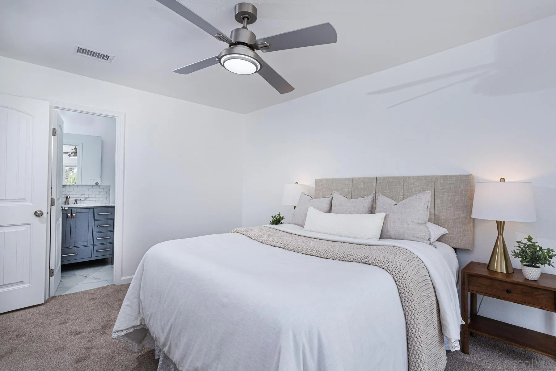 https://cdn.realtyfeed.com/cdn/127/260007790/fd1266df4c95d6e63d1d1eda3b512d03.webp