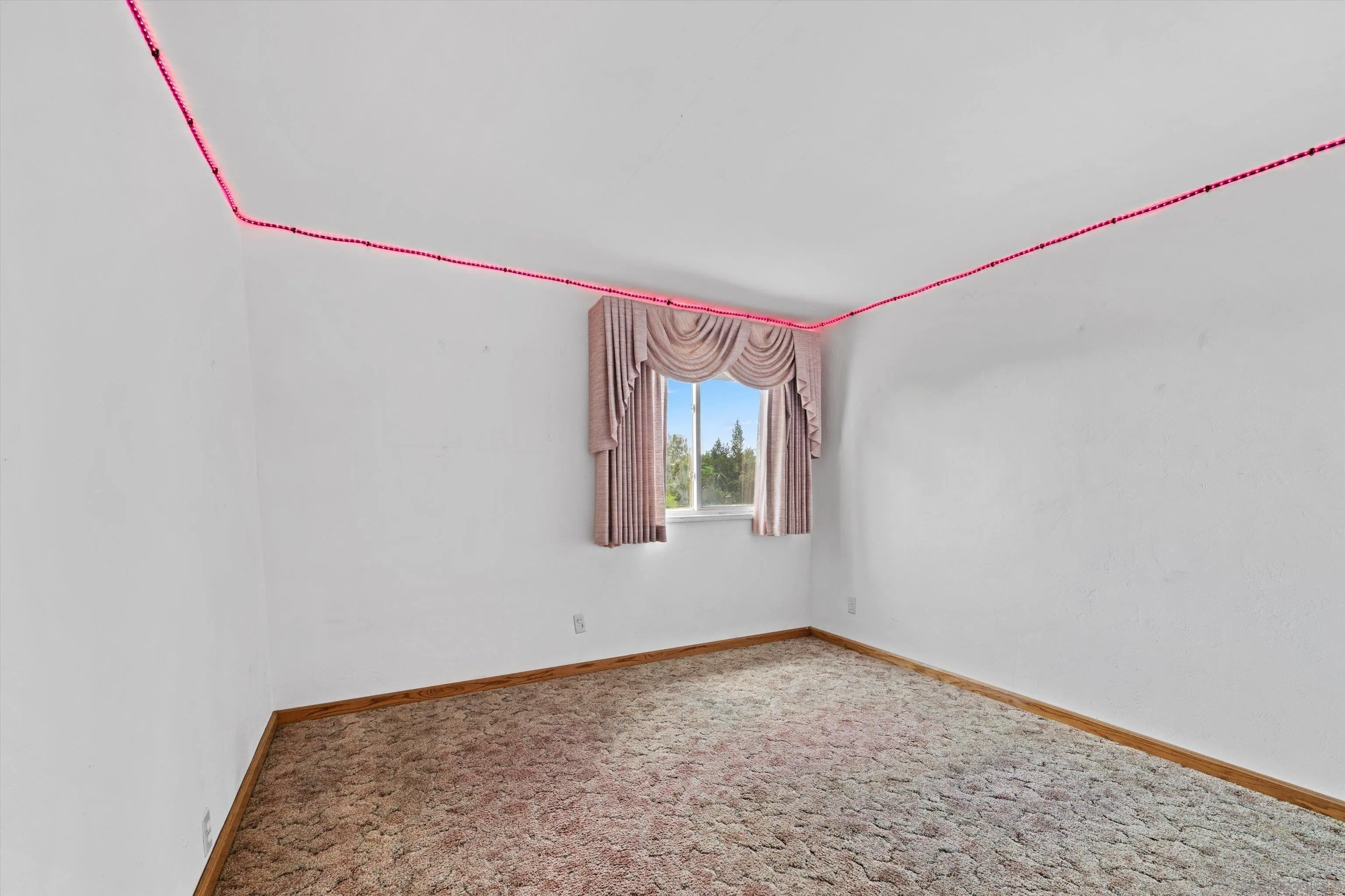 https://cdn.realtyfeed.com/cdn/127/260007796/dde6781056babbfcc52498cbb26ca9e0.webp