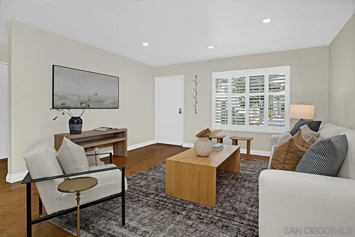 https://cdn.realtyfeed.com/cdn/127/260007798/790e9c1f3608cb0773a65546b612afeb.webp