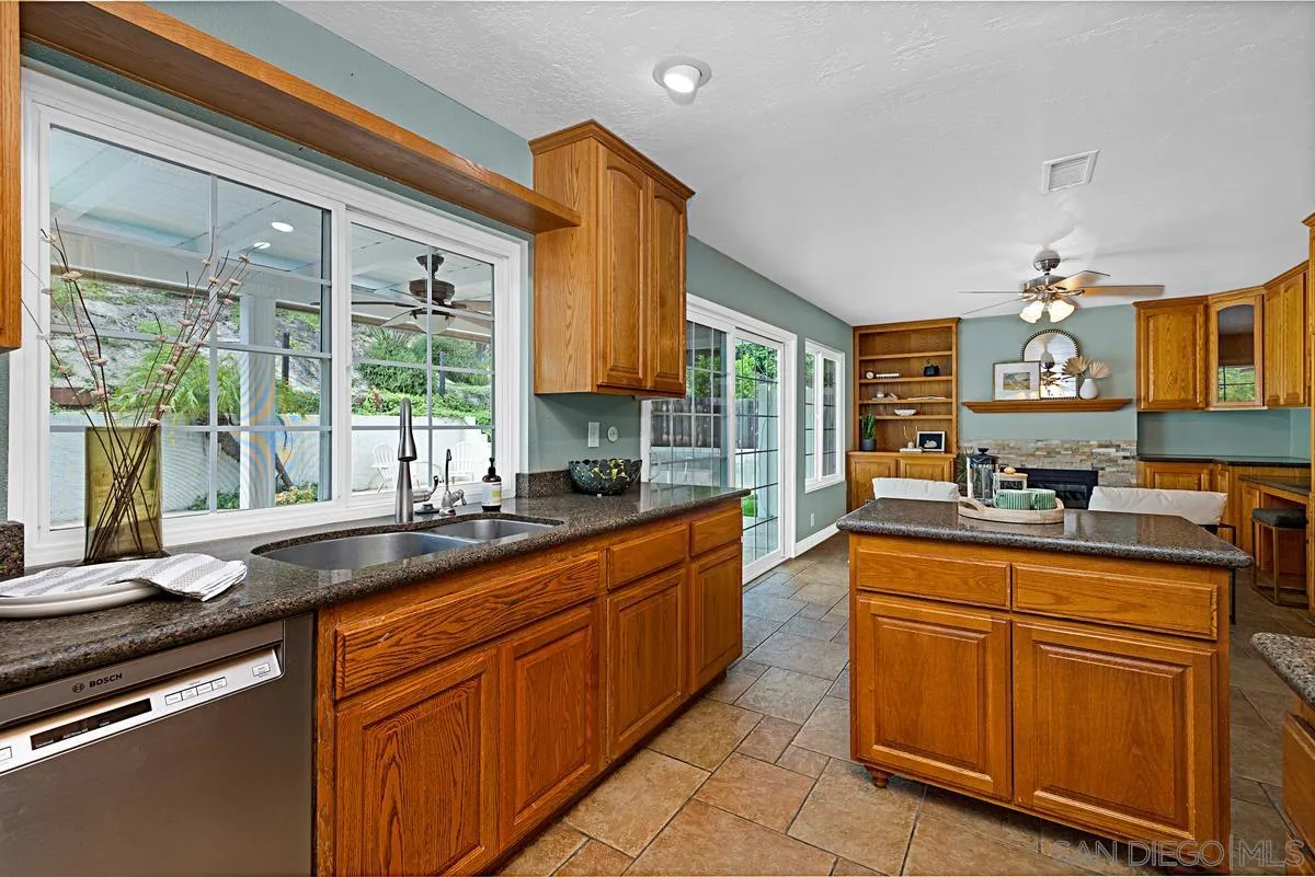 https://cdn.realtyfeed.com/cdn/127/260007798/c6ee3f30bb611fe5ee81d52a20957031.webp