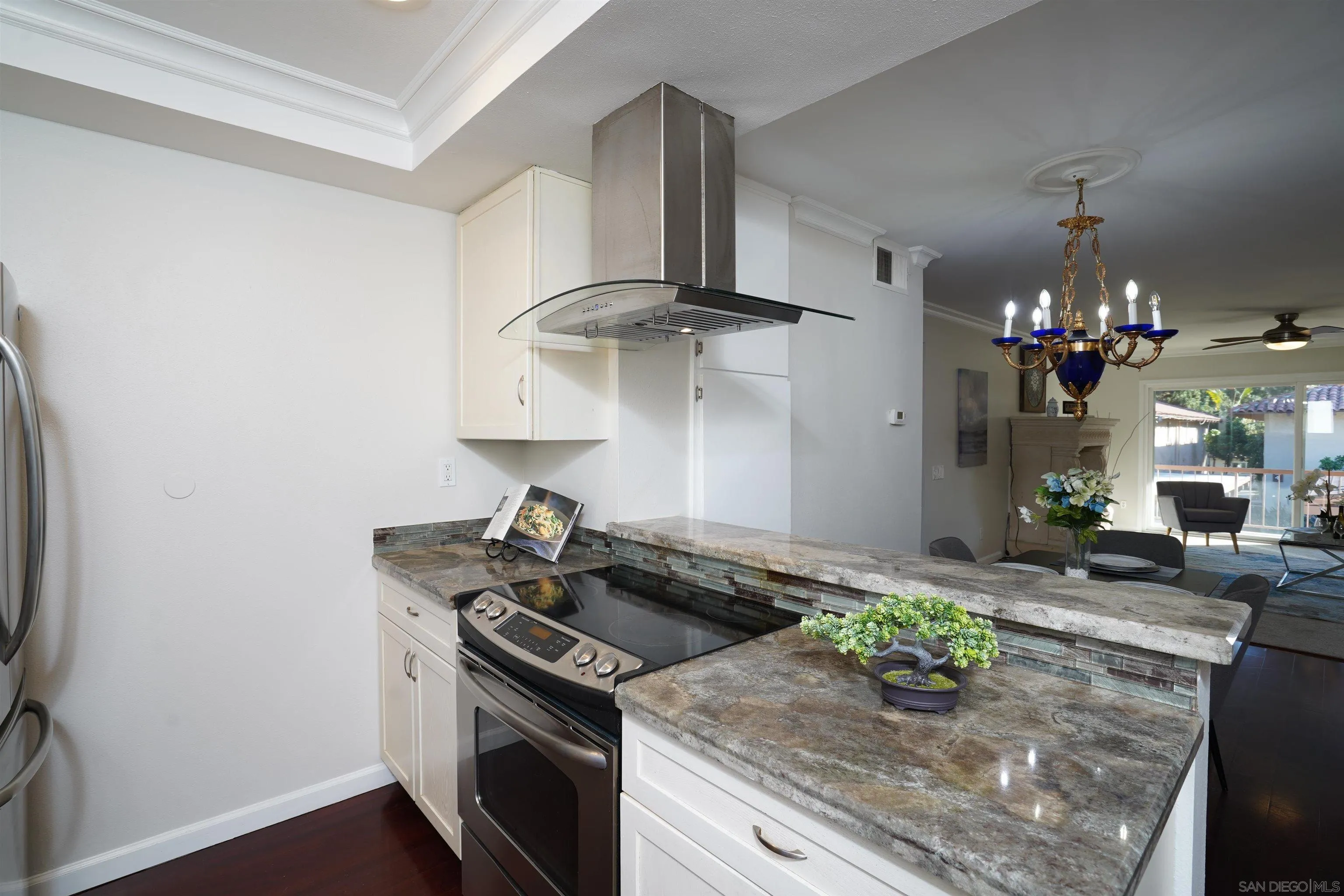 Photo #8: 260007808 Listing: Photo #8