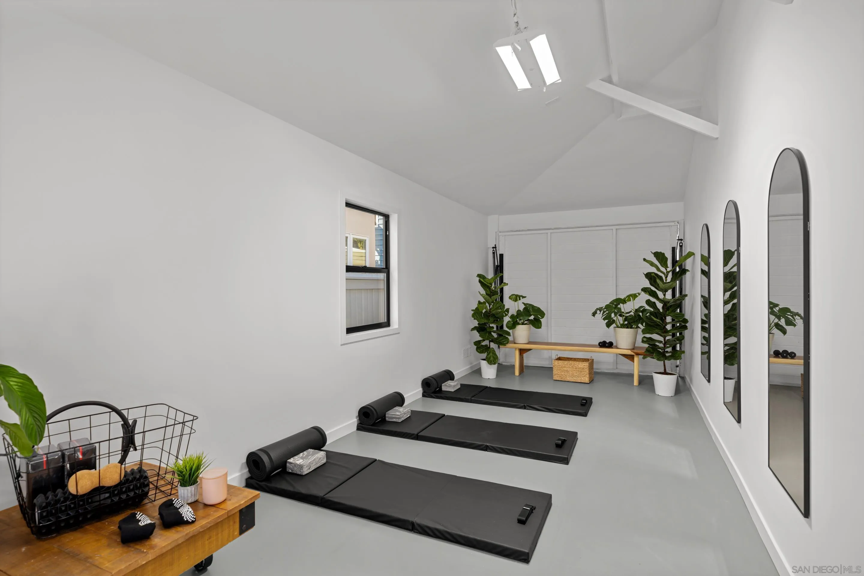 https://cdn.realtyfeed.com/cdn/127/260007810/8162981f3e173edf13cf5da19c868b86.webp