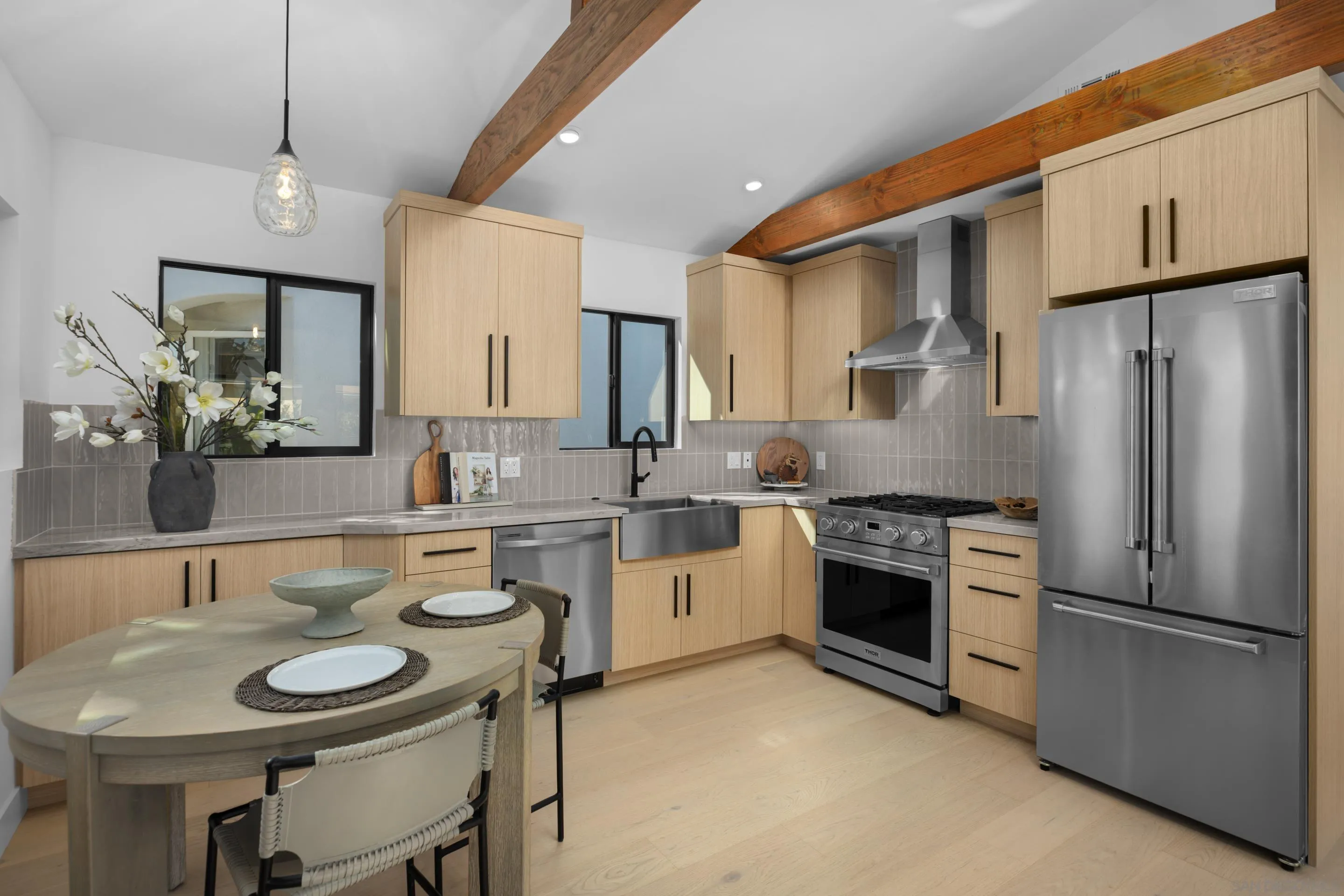 https://cdn.realtyfeed.com/cdn/127/260007810/93bf8a533a30465f2a68955de50925d6.webp