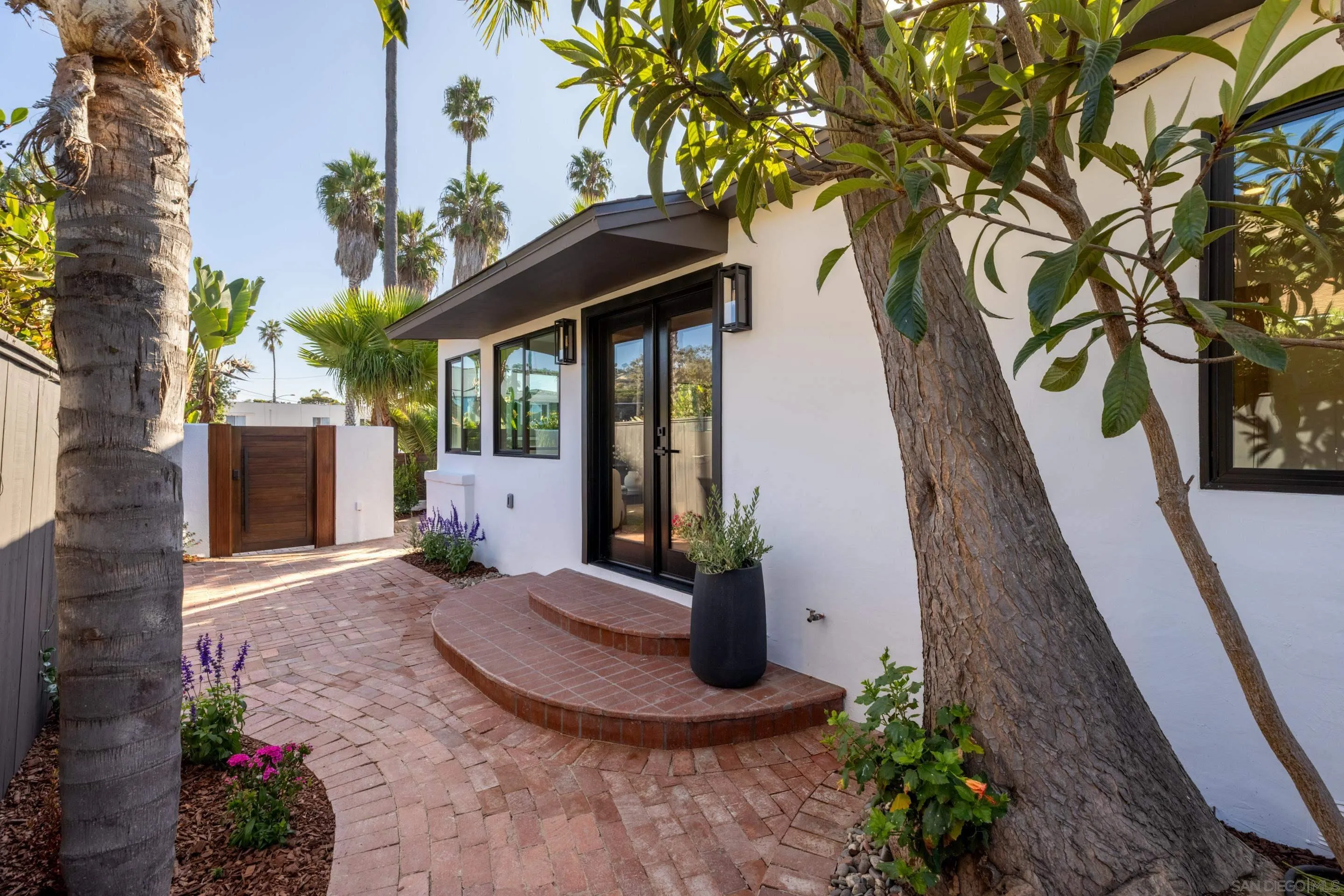 https://cdn.realtyfeed.com/cdn/127/260007810/d576c04b5040ec27fd3e337fb123706a.webp