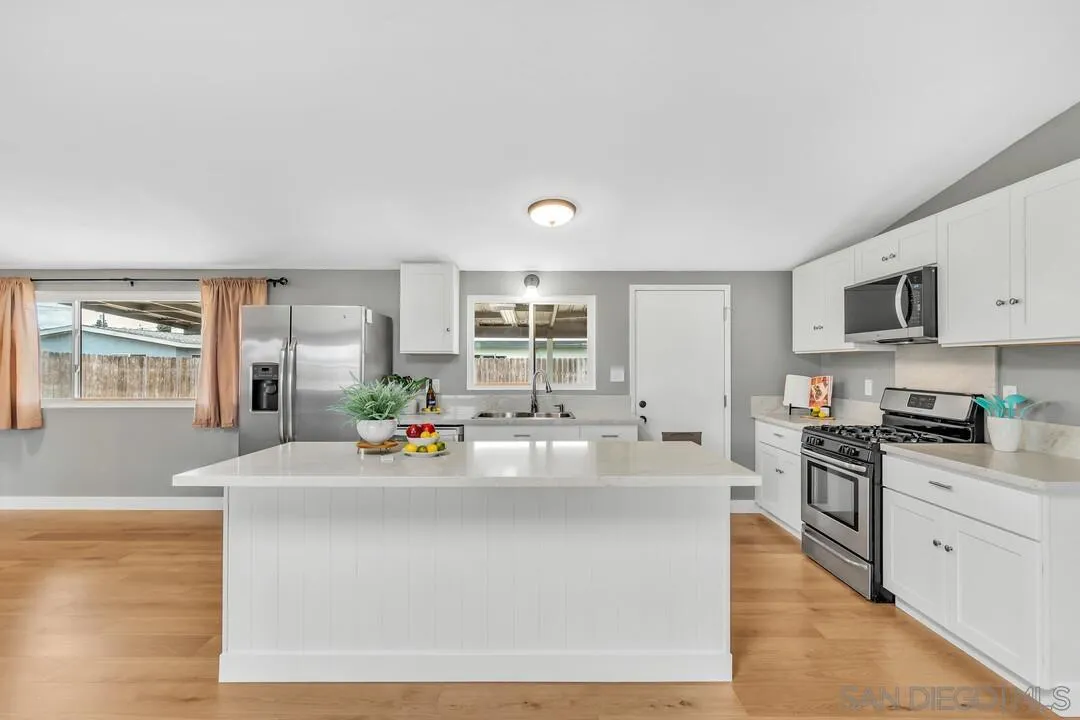 https://cdn.realtyfeed.com/cdn/127/260007813/bcc922ec1355f9e81fee7a93634339ef.webp
