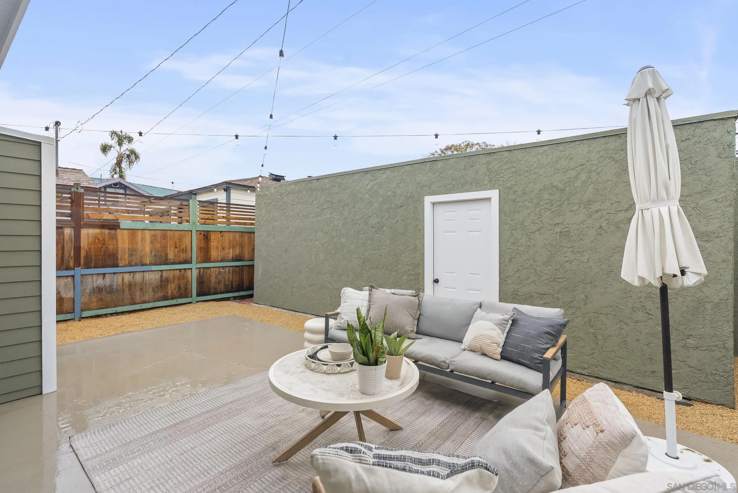 https://cdn.realtyfeed.com/cdn/127/260007816/8fb579f607abfba1338f57c6ffd0d1a6.webp