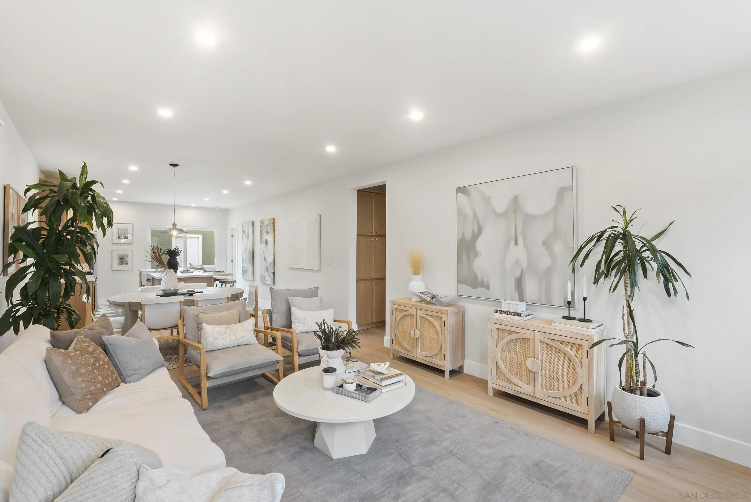 https://cdn.realtyfeed.com/cdn/127/260007816/dc1aacb42a7aca6f39bb1b08986b3583.webp
