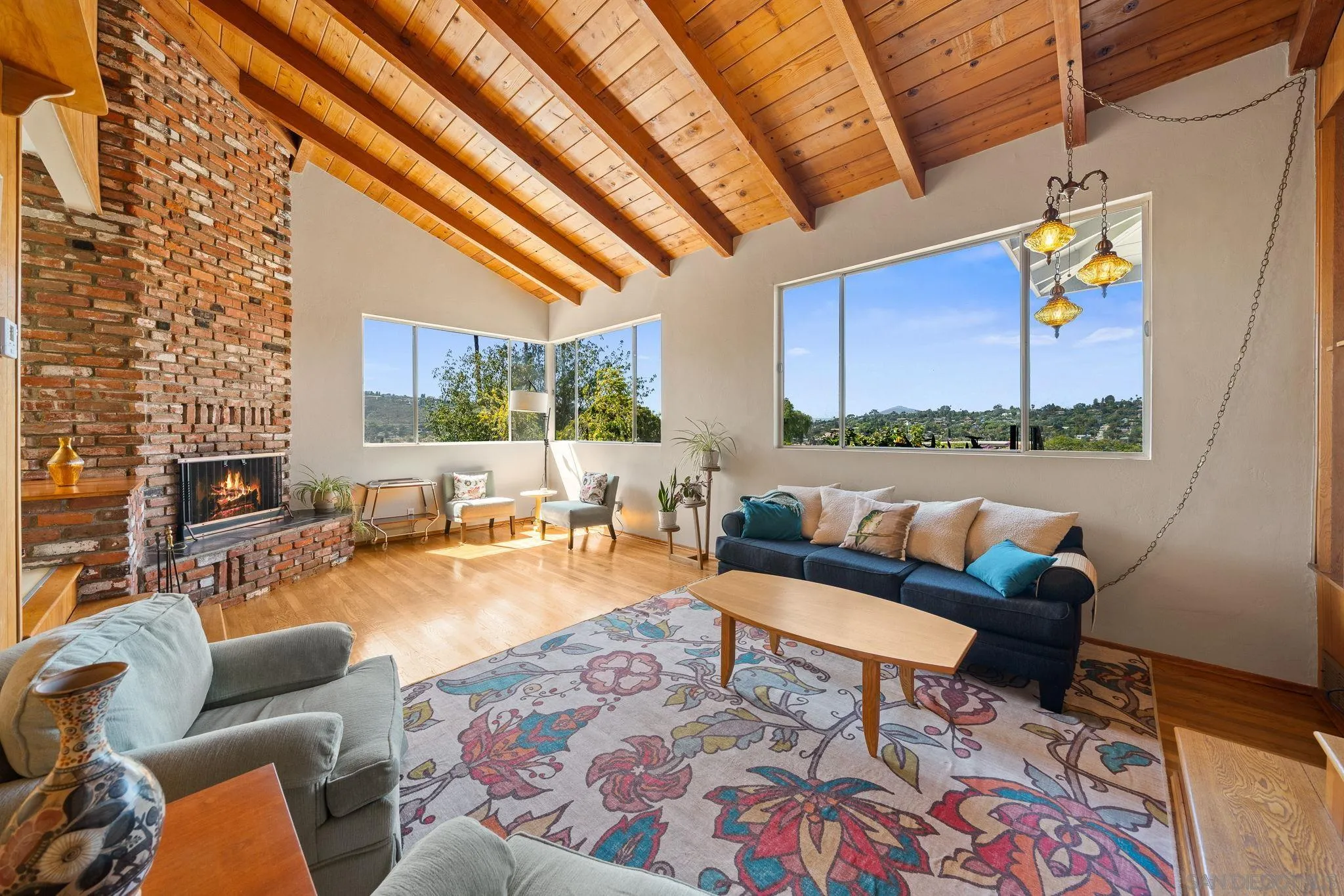 https://cdn.realtyfeed.com/cdn/127/260007824/151e2ed8beda96e7d3eec9a7f5799bb8.webp