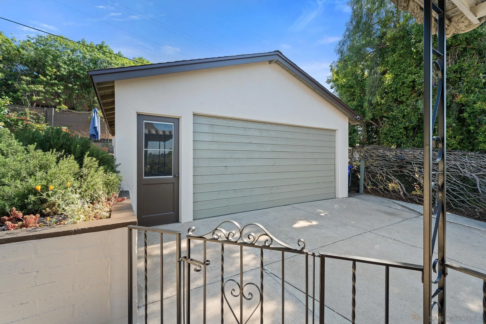 https://cdn.realtyfeed.com/cdn/127/260007824/a571cb23e62aa77b7b9c3d22408e5b18.webp
