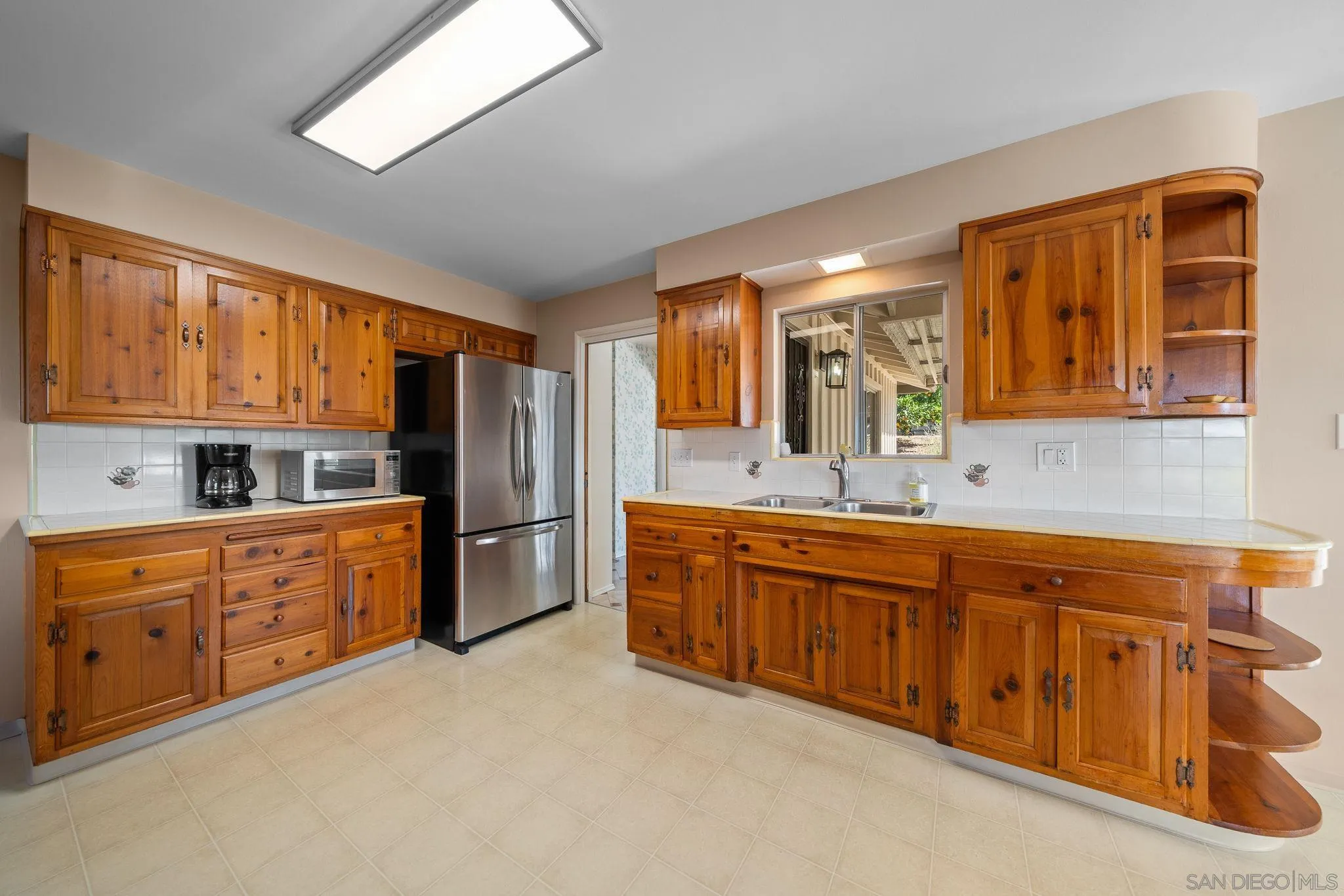 https://cdn.realtyfeed.com/cdn/127/260007824/abd63b564cdc29c5d19e5af4c00db386.webp