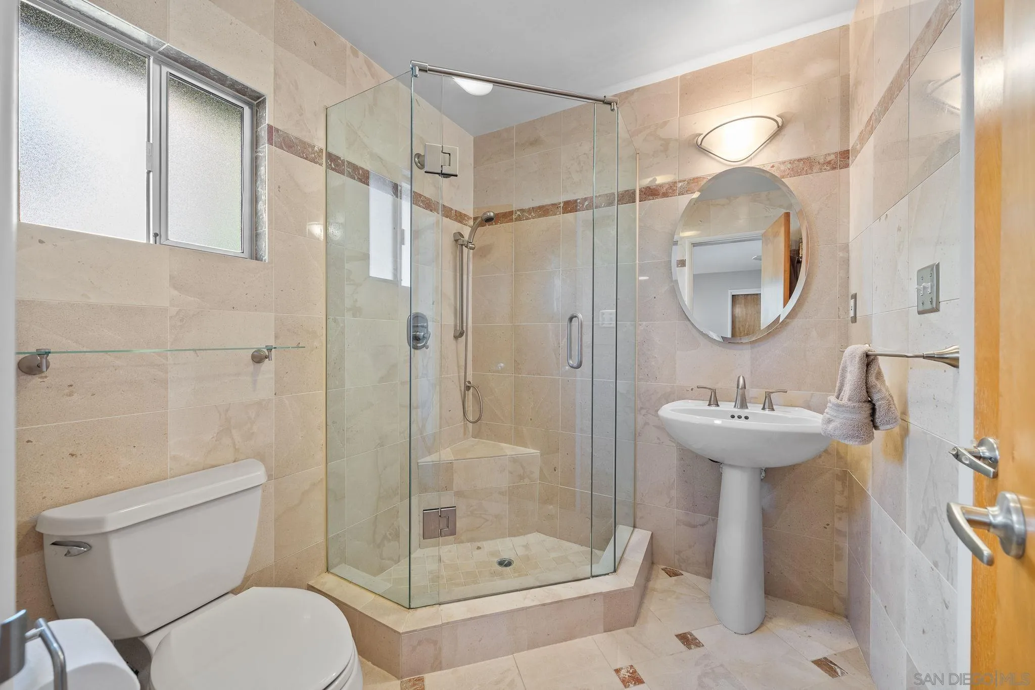 https://cdn.realtyfeed.com/cdn/127/260007824/dcdf1941421e3718be0b4354015e7903.webp