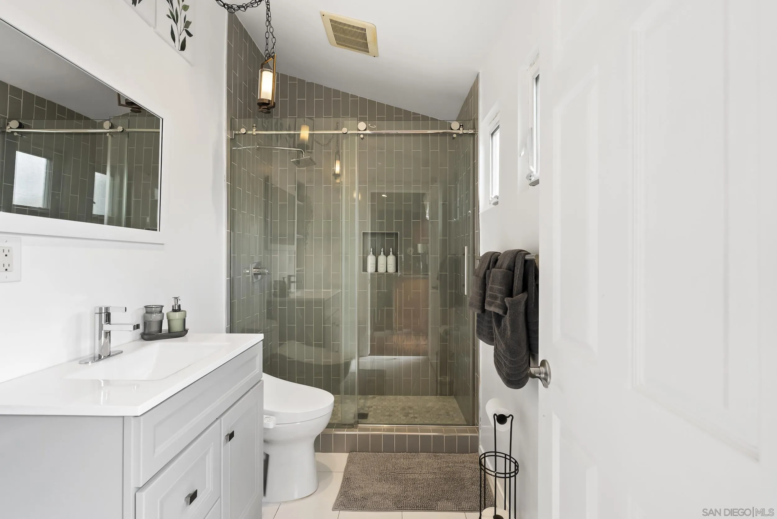https://cdn.realtyfeed.com/cdn/127/260007825/7d9d23c81cb2b91b815826e532323932.webp