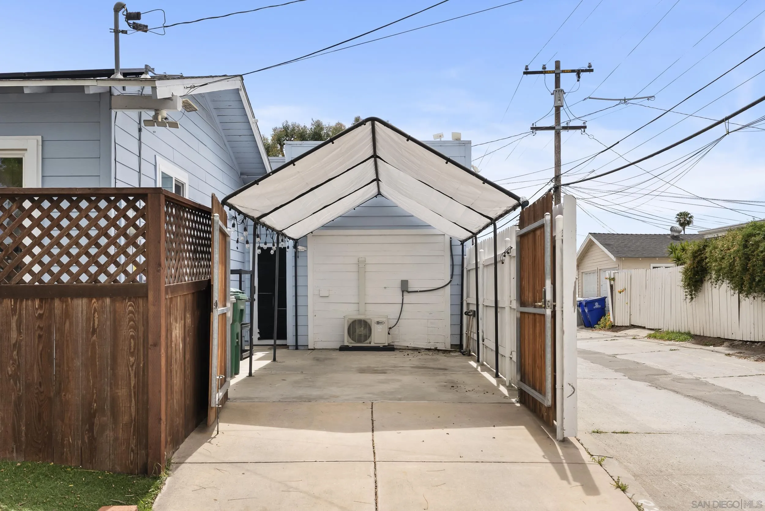 https://cdn.realtyfeed.com/cdn/127/260007825/e88ec458310624ed2271f158fa4878ee.webp