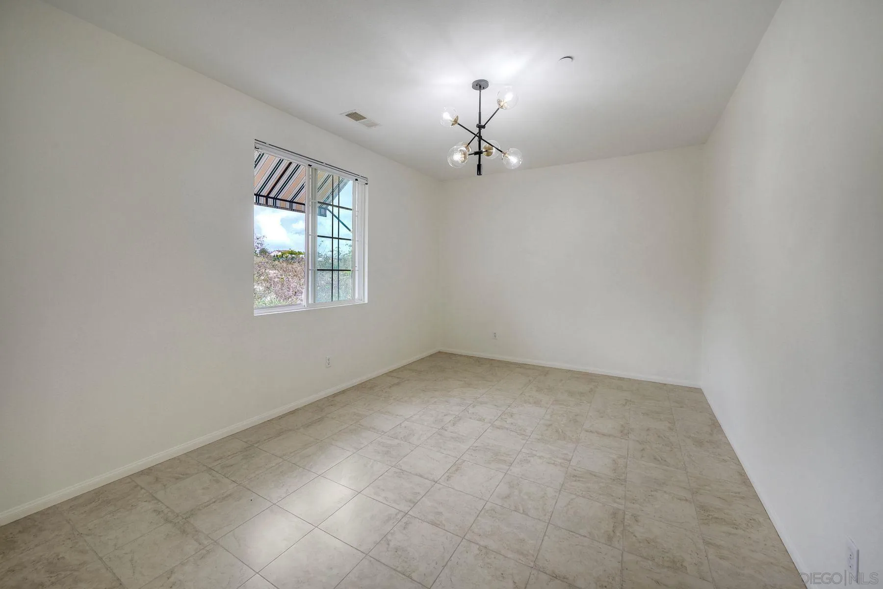 https://cdn.realtyfeed.com/cdn/127/260007830/34bce181a103733238dd221bedd0ec64.webp