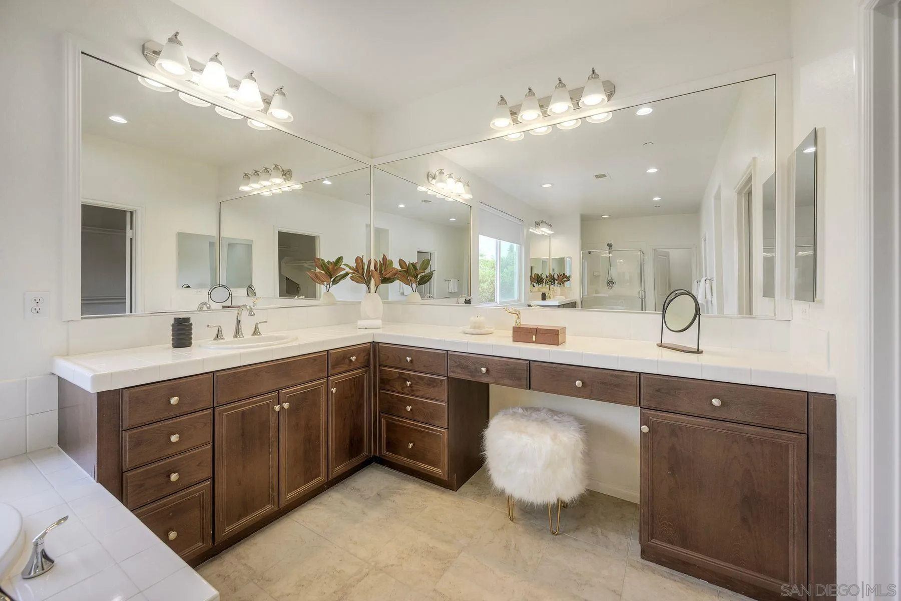 https://cdn.realtyfeed.com/cdn/127/260007830/3837a8b43656312466177fae3ed34c04.webp
