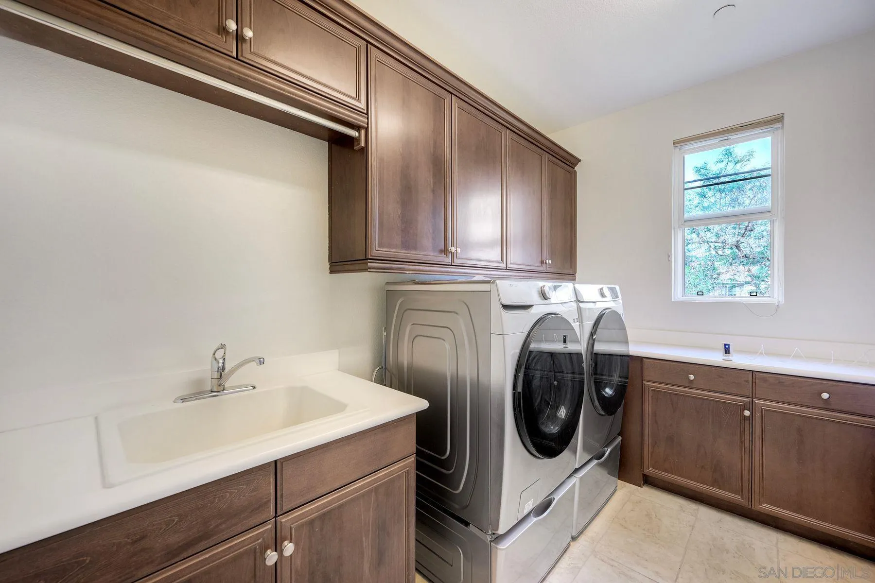 https://cdn.realtyfeed.com/cdn/127/260007830/71533c769784e800eac89aae334e4414.webp
