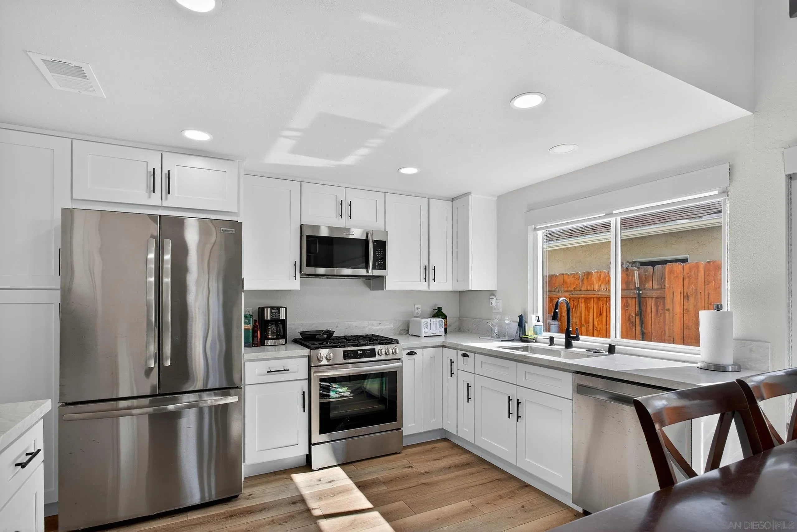 https://cdn.realtyfeed.com/cdn/127/260007832/4daf3bf70f17460bc424978aff20222f.webp