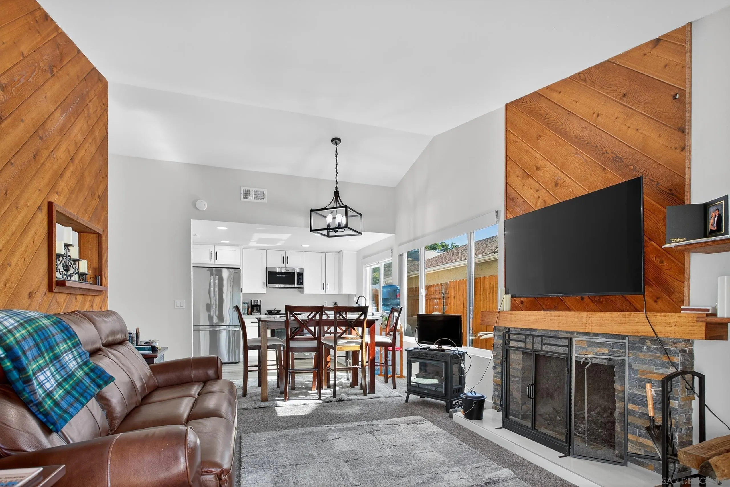 https://cdn.realtyfeed.com/cdn/127/260007832/908a4012e3e61f6eb2266286703e453f.webp