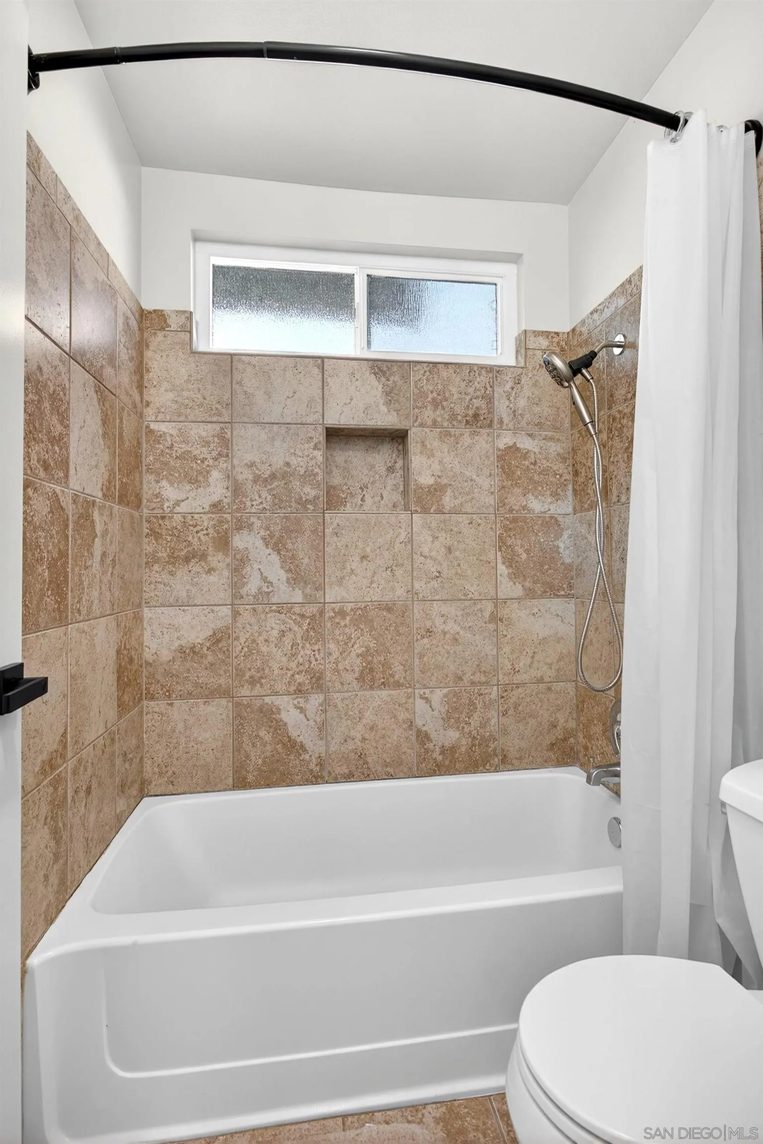 https://cdn.realtyfeed.com/cdn/127/260007832/df7815fa3ab93df6ca23ed93f0882876.webp