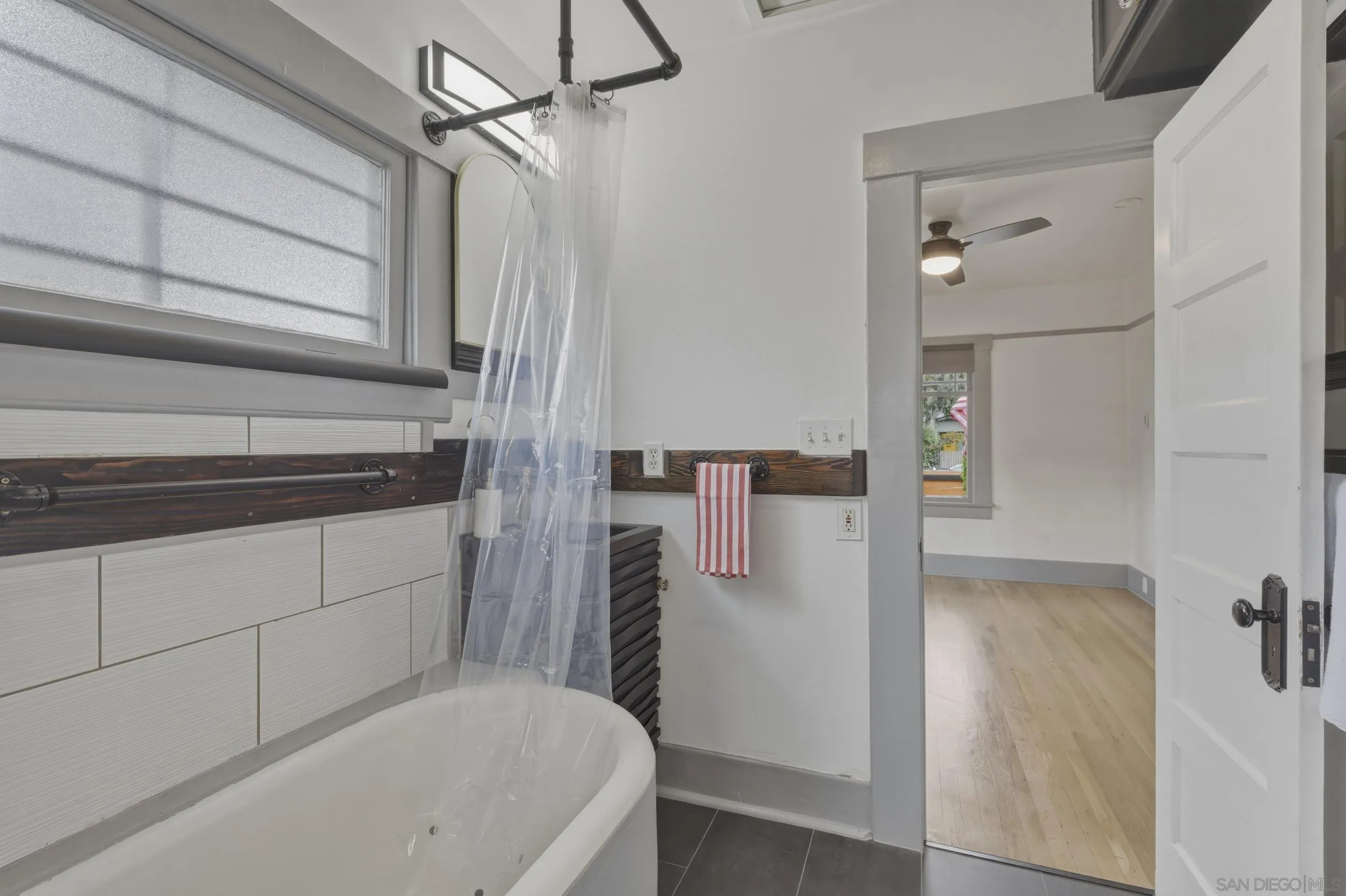 https://cdn.realtyfeed.com/cdn/127/260007840/b80e9adabf0724cef8551f7692298162.webp