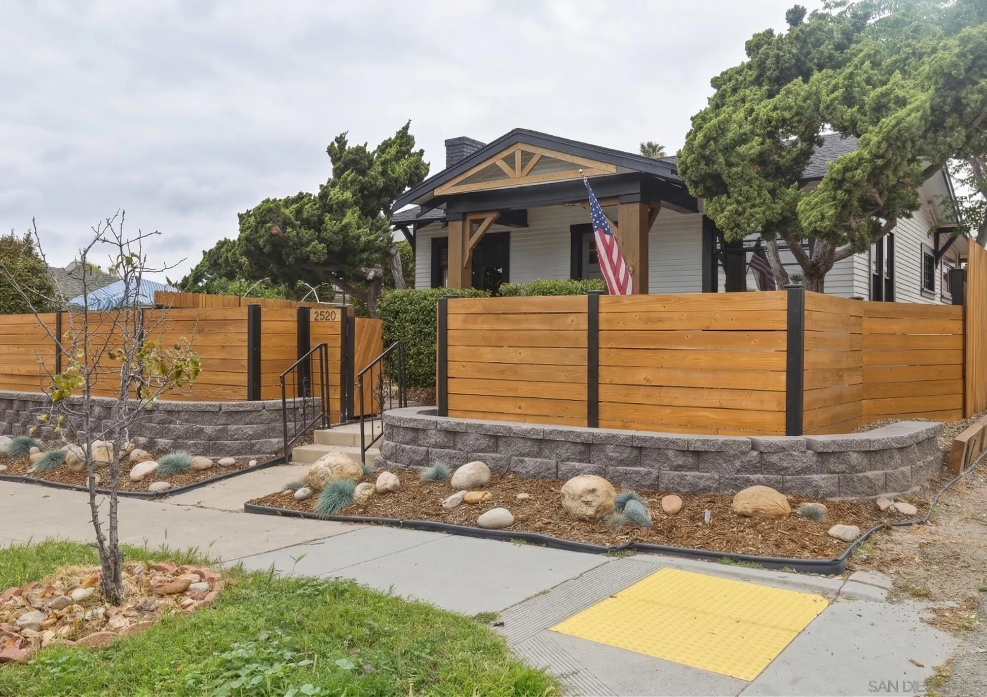 https://cdn.realtyfeed.com/cdn/127/260007840/bd90f6fb7352c513b8222e865af501fd.webp