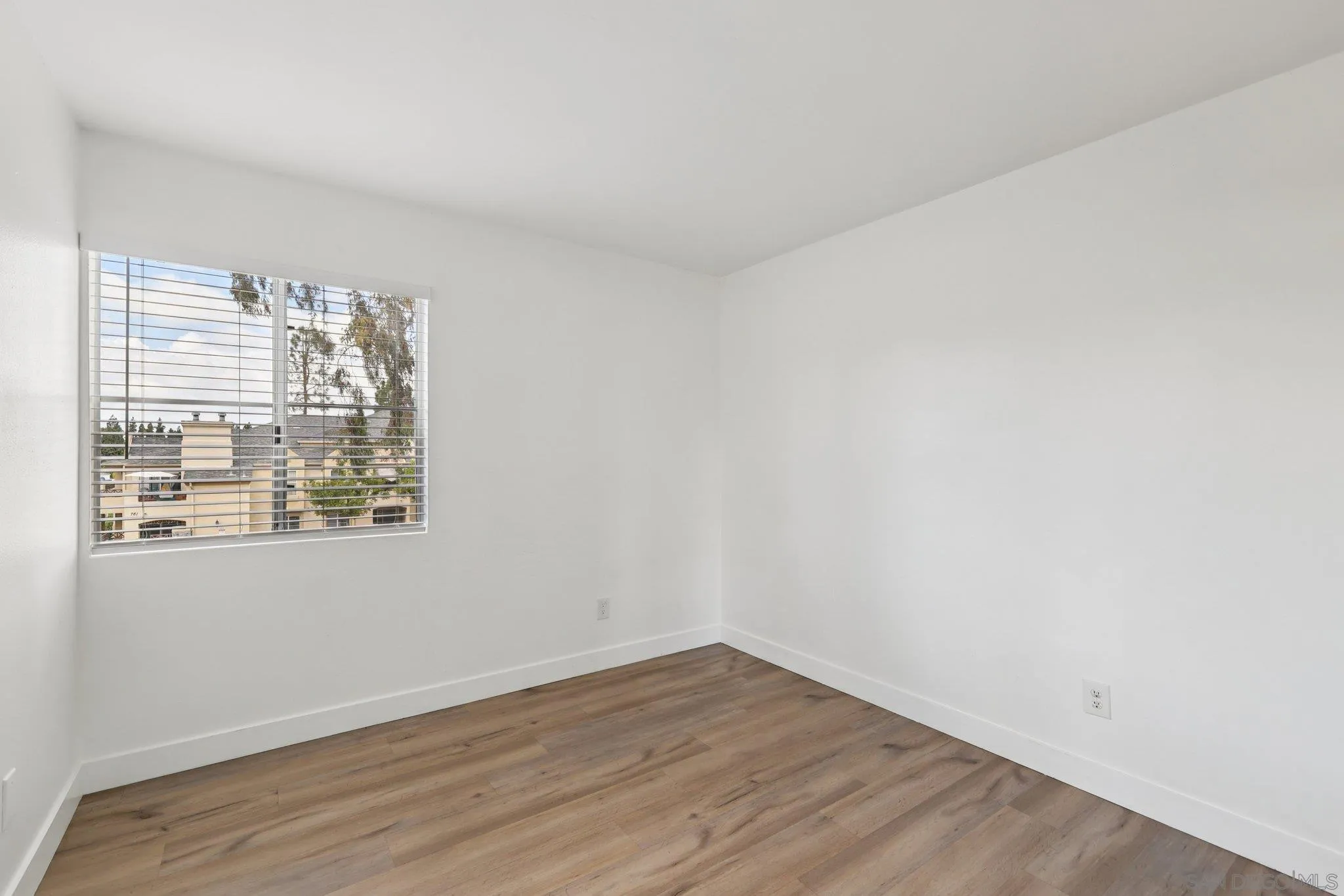 https://cdn.realtyfeed.com/cdn/127/260007849/a368043bd8eb8ebfc1b048964ec5ef5b.webp