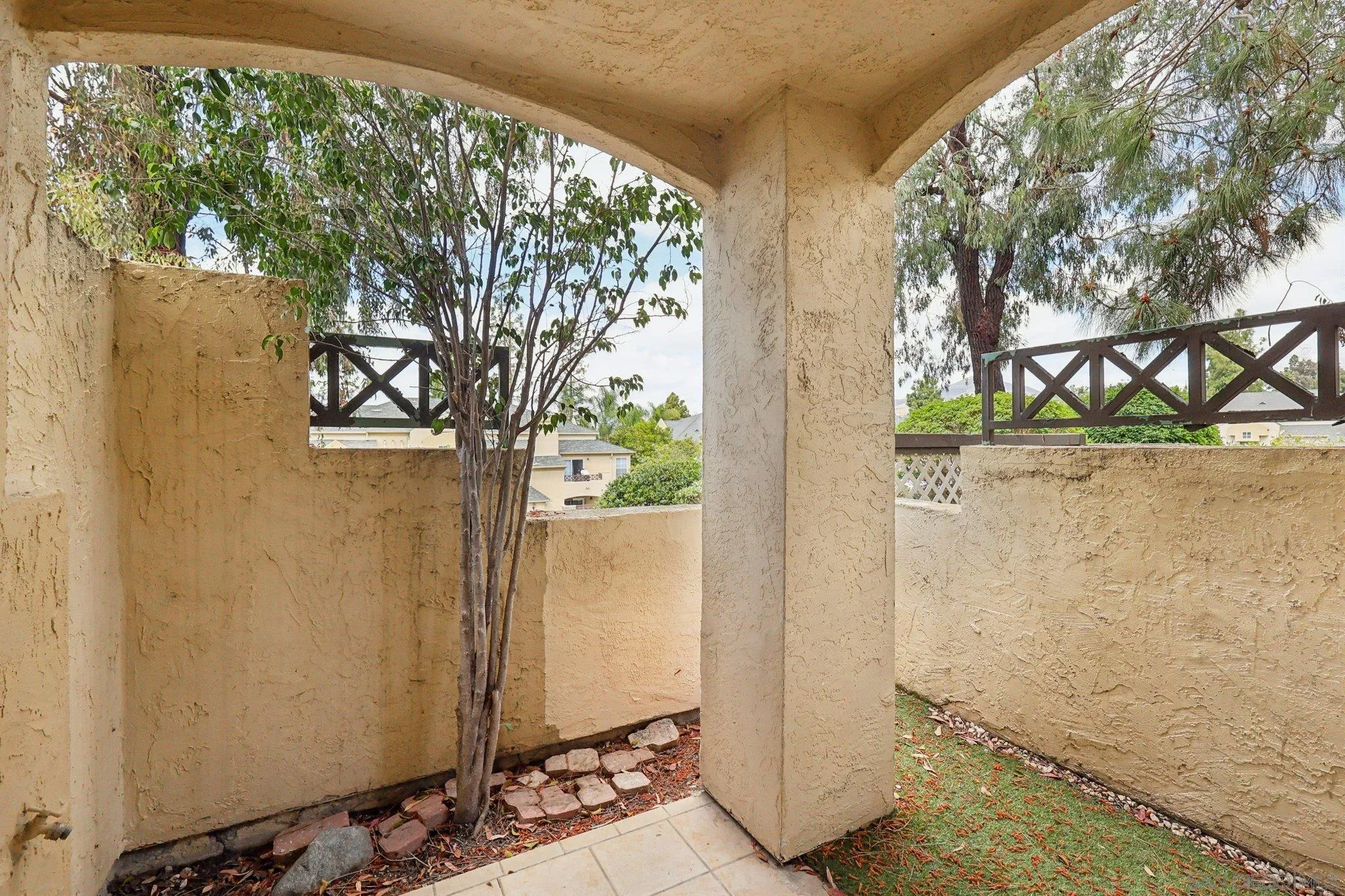 https://cdn.realtyfeed.com/cdn/127/260007849/ea093f4ac6cf83e69ae61c4b1a11f039.webp