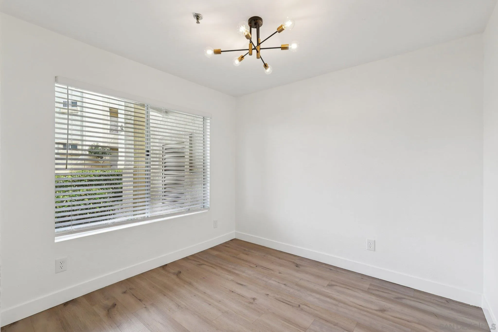 https://cdn.realtyfeed.com/cdn/127/260007849/f14d3cbb6182530964cace4e27ba478a.webp