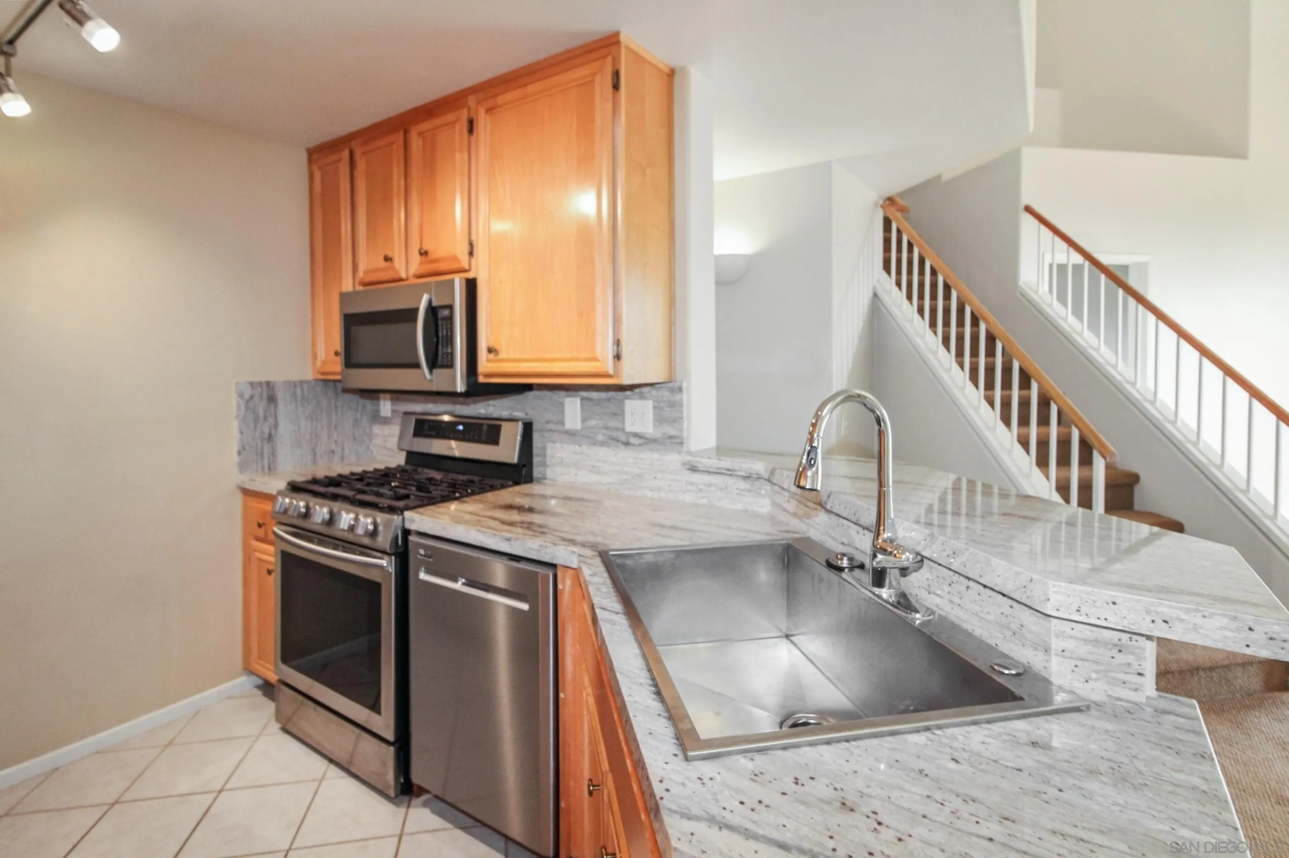 Photo #13: 260007857 Listing: Photo #13