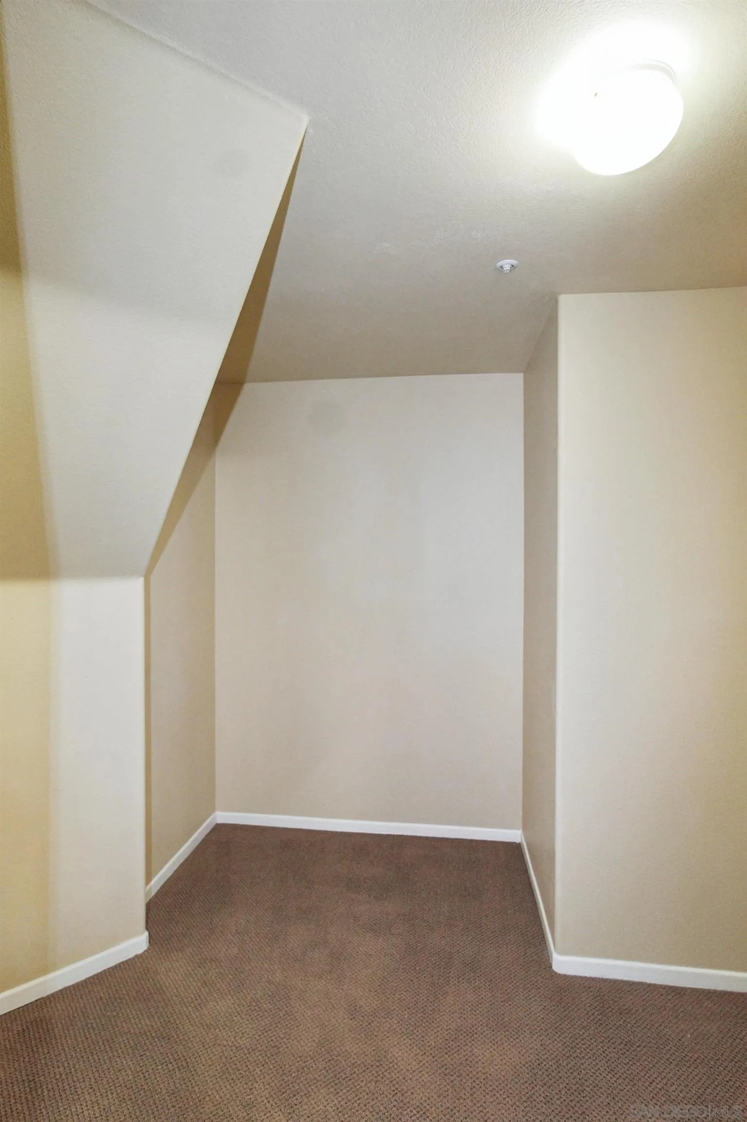 Photo #27: 260007857 Listing: Photo #27