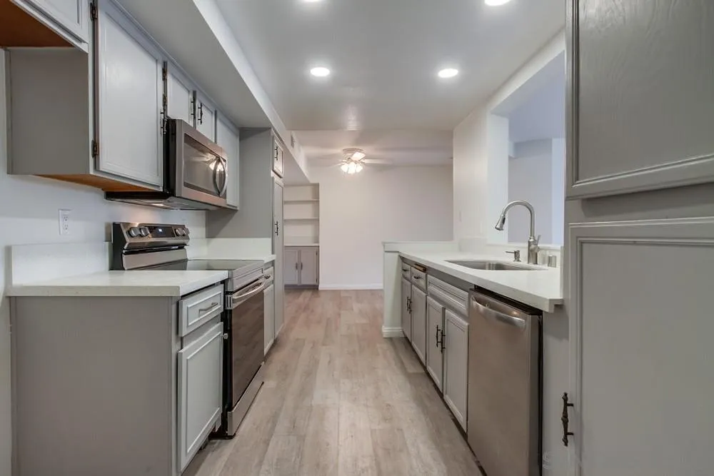 Photo #5: 260007868 Listing: Photo #5