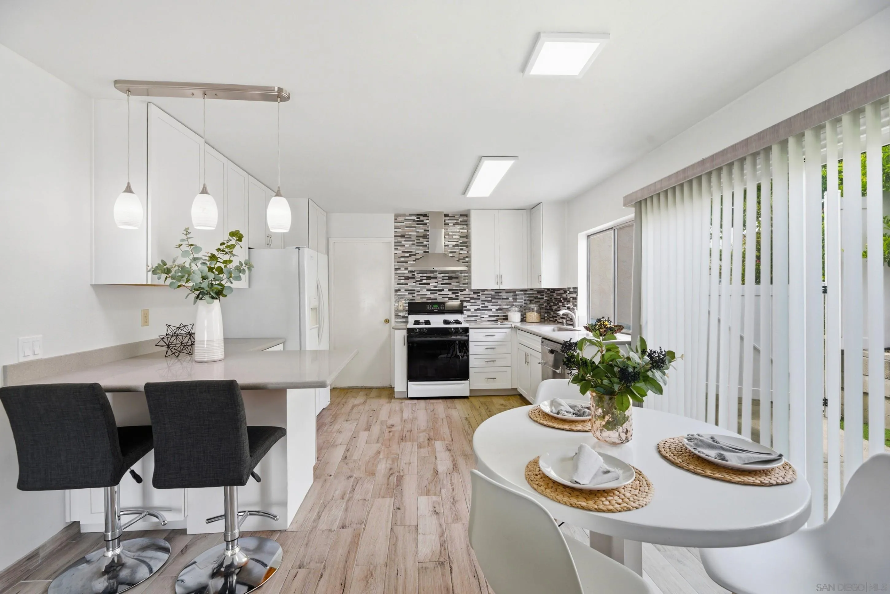 https://cdn.realtyfeed.com/cdn/127/260007870/cd6bbbb9304339f1d99092ce049dab38.webp