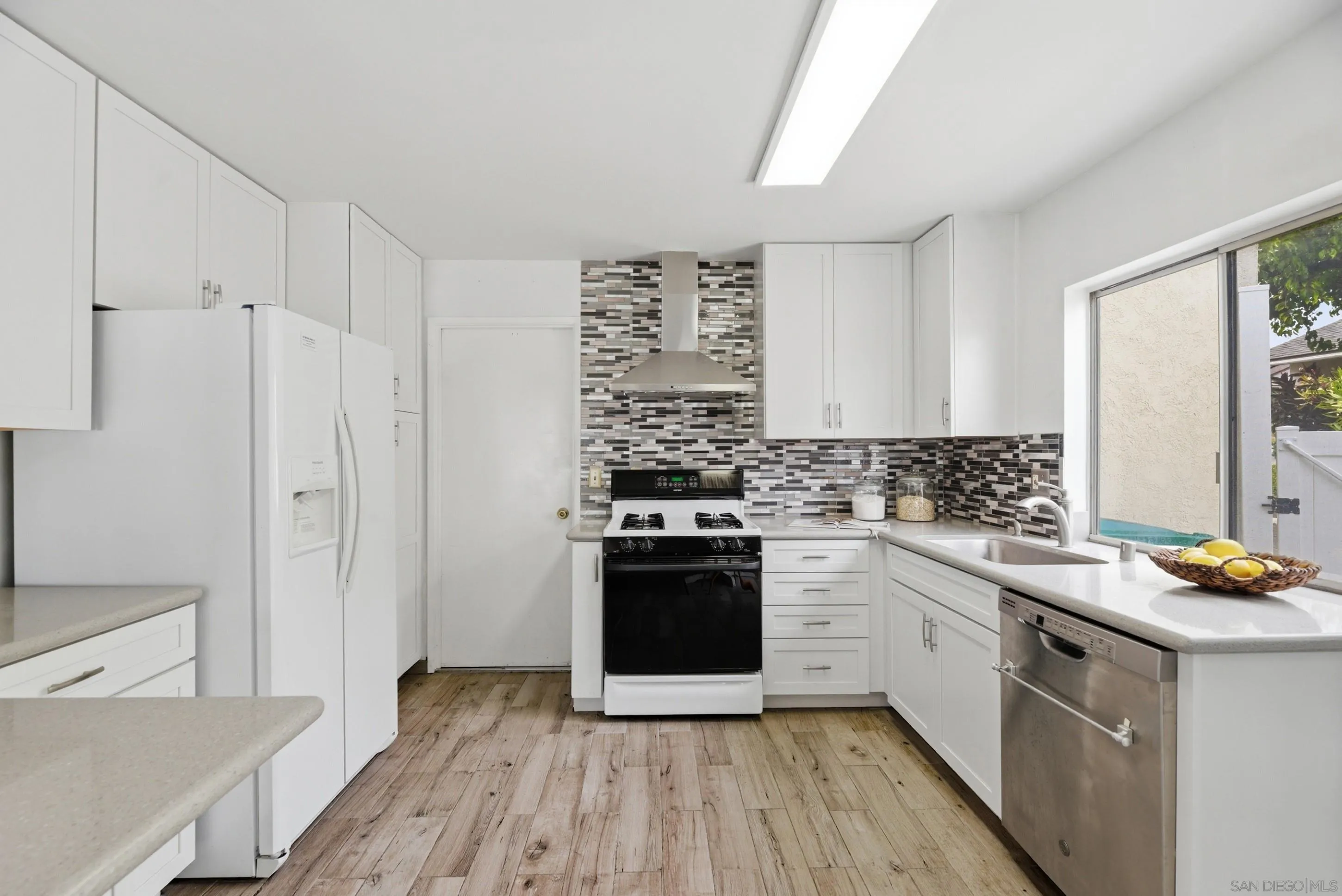 https://cdn.realtyfeed.com/cdn/127/260007870/d19c3033c1ad7e464449b3c63e503ce0.webp