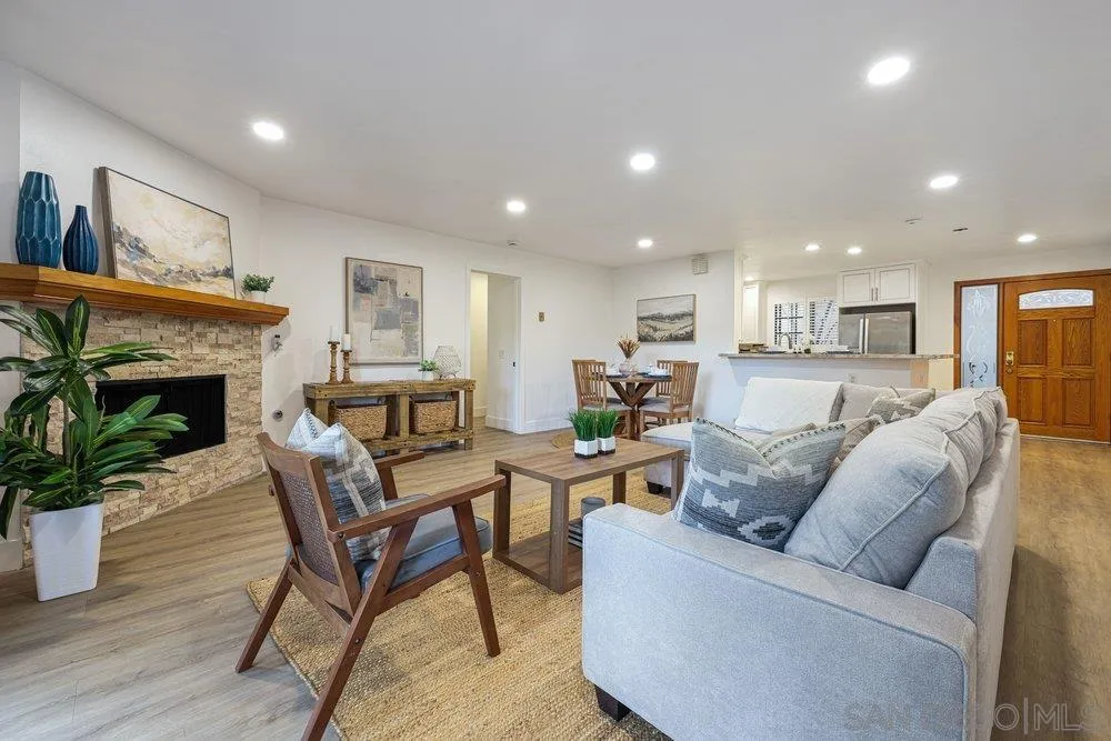 Photo #3: 260007871 Listing: Photo #3